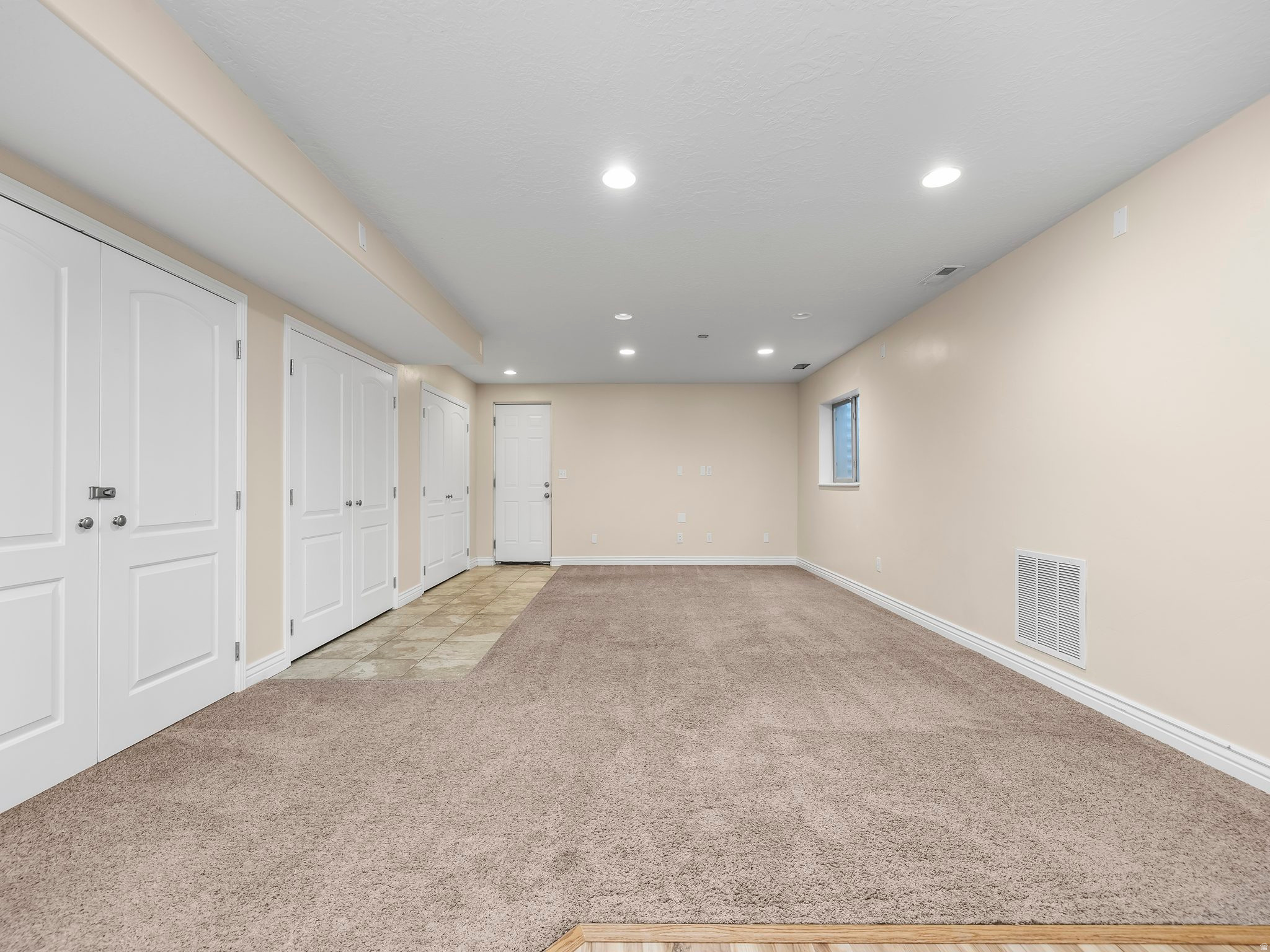 9242 N EMERALD LAKE CV