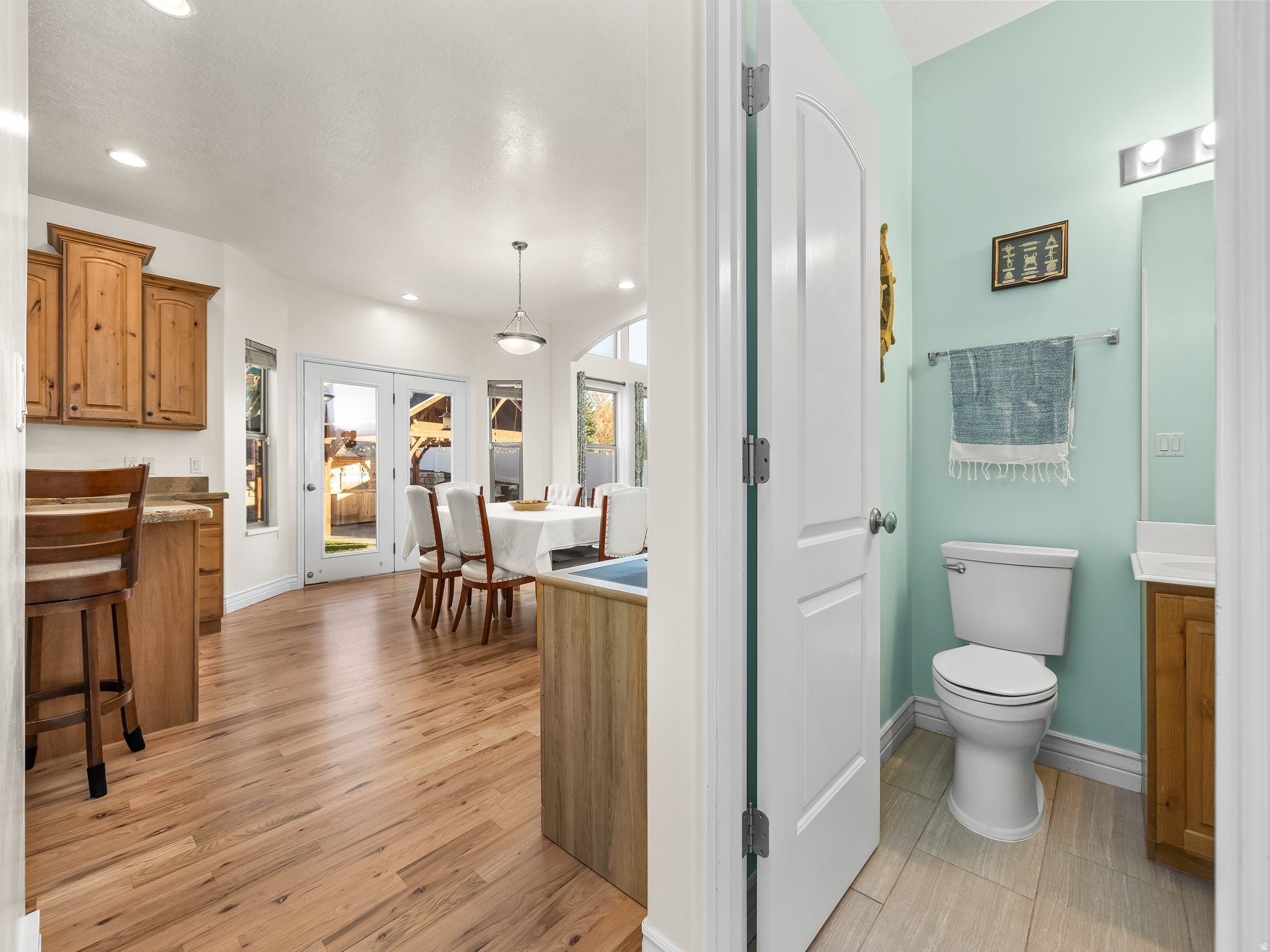9242 N EMERALD LAKE CV
