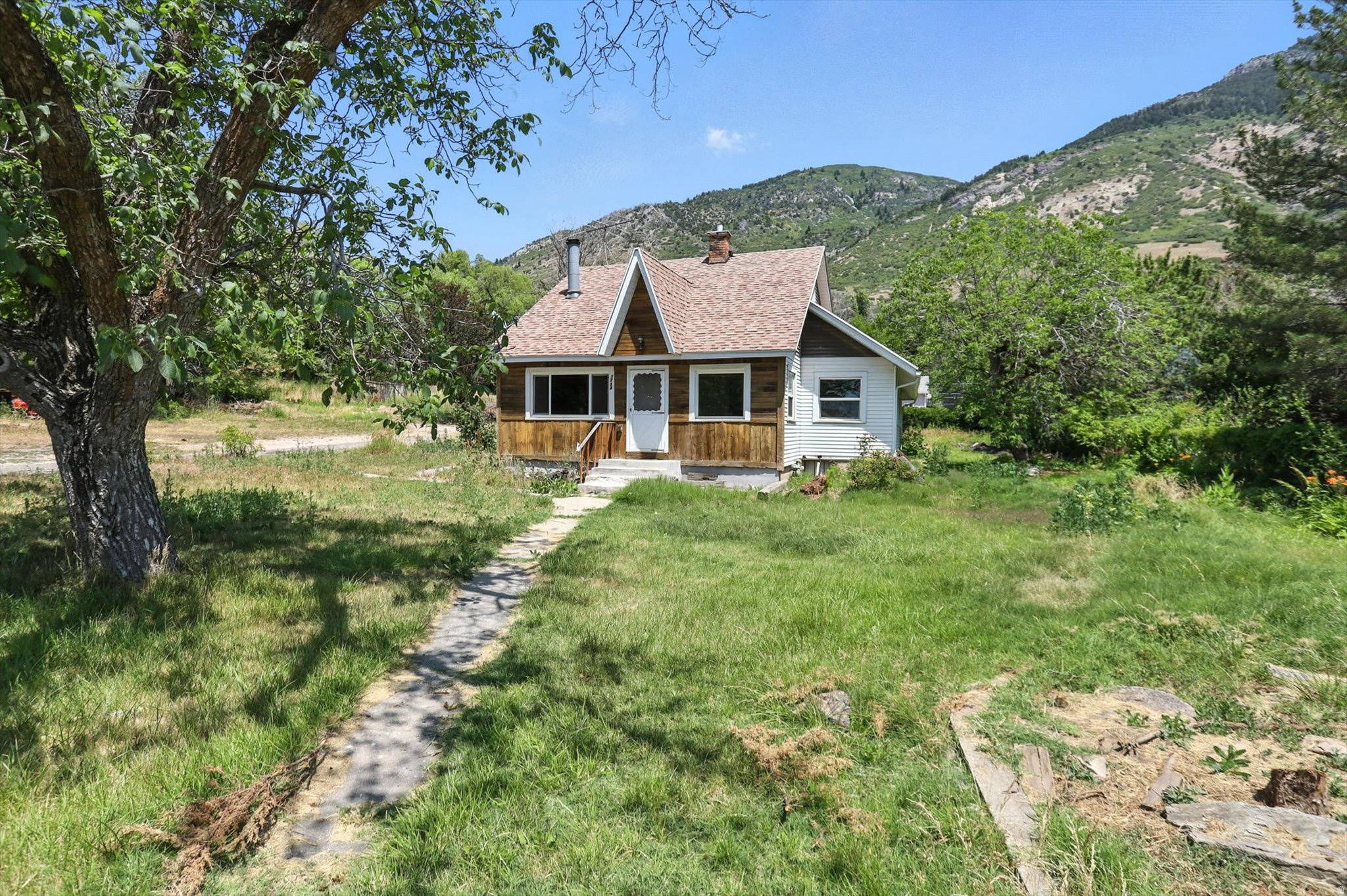 1734 N FRUITLAND DR