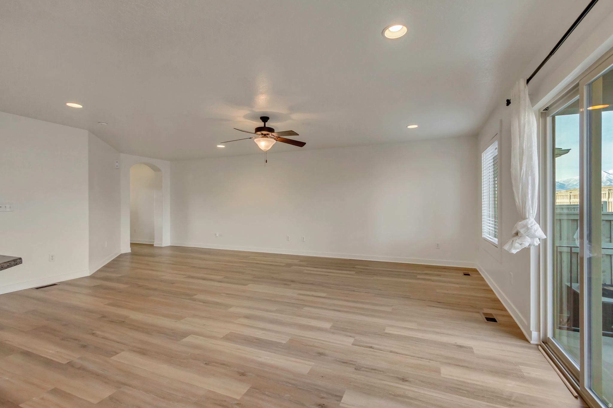 4095 E OAKLAND HILLS DR
