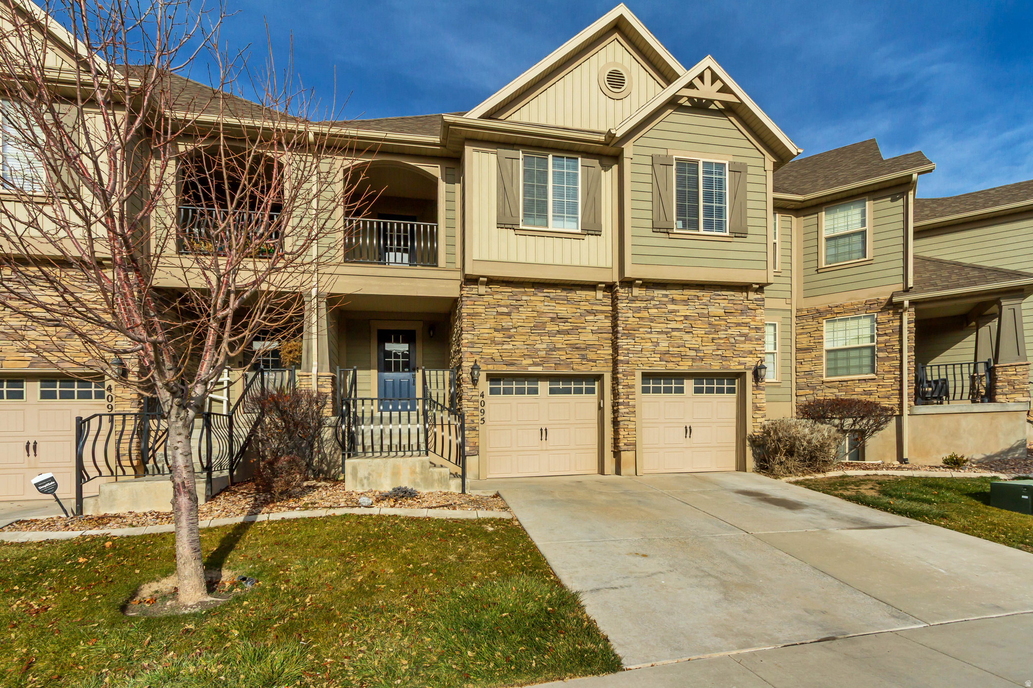 4095 E OAKLAND HILLS DR