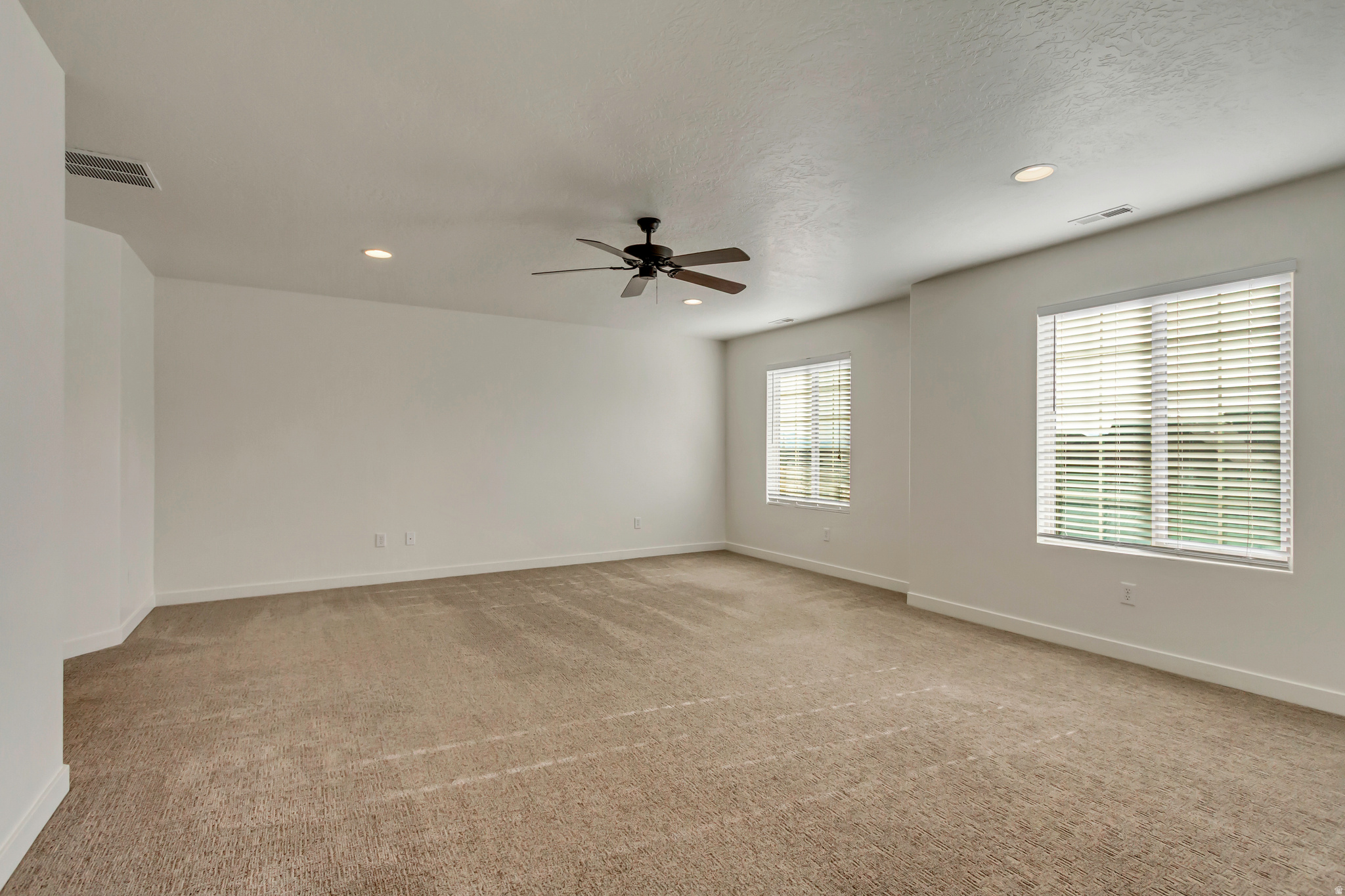 4095 E OAKLAND HILLS DR