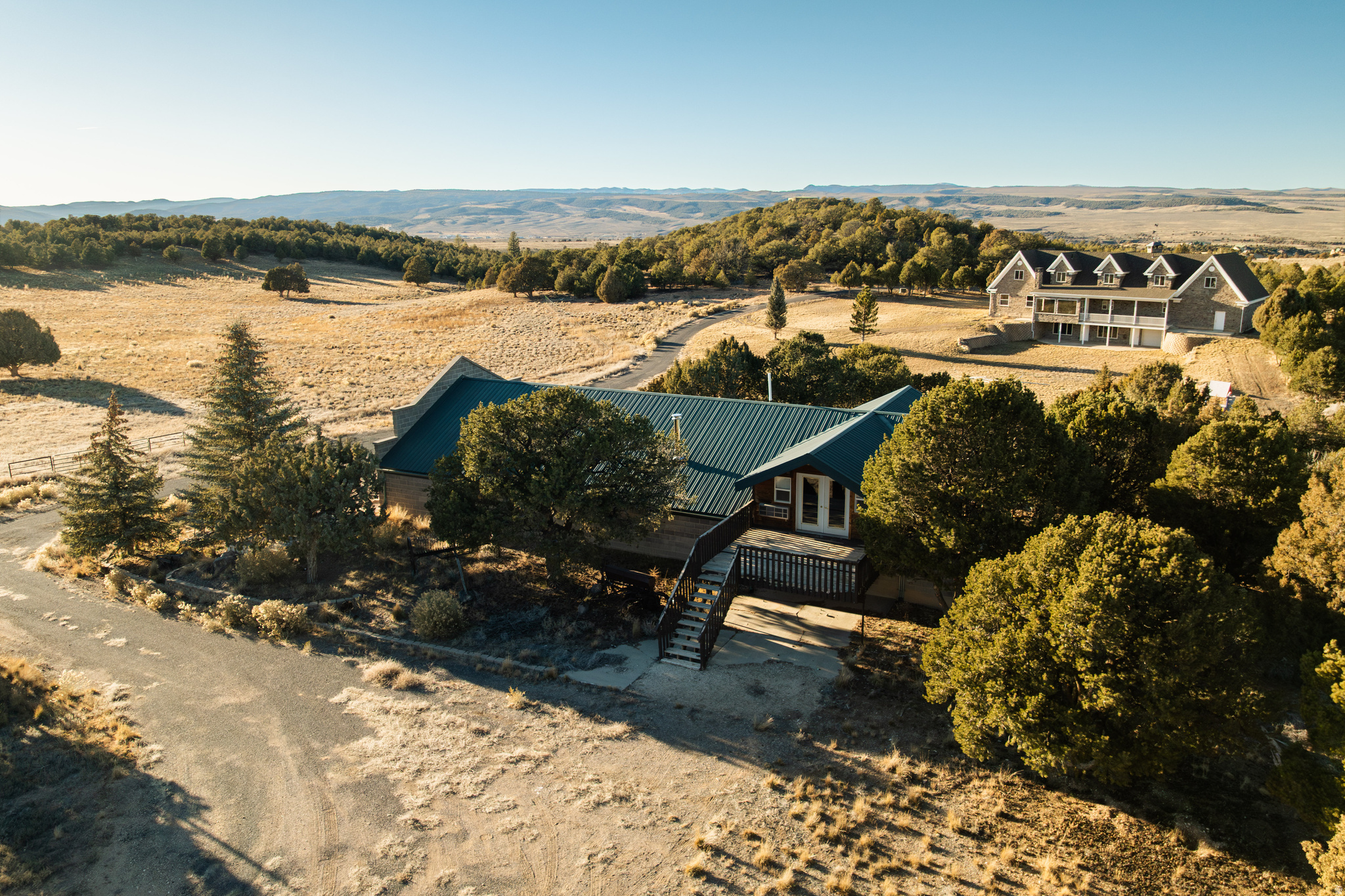 2250 E PAUNSAUGUNT CLIFFS DR