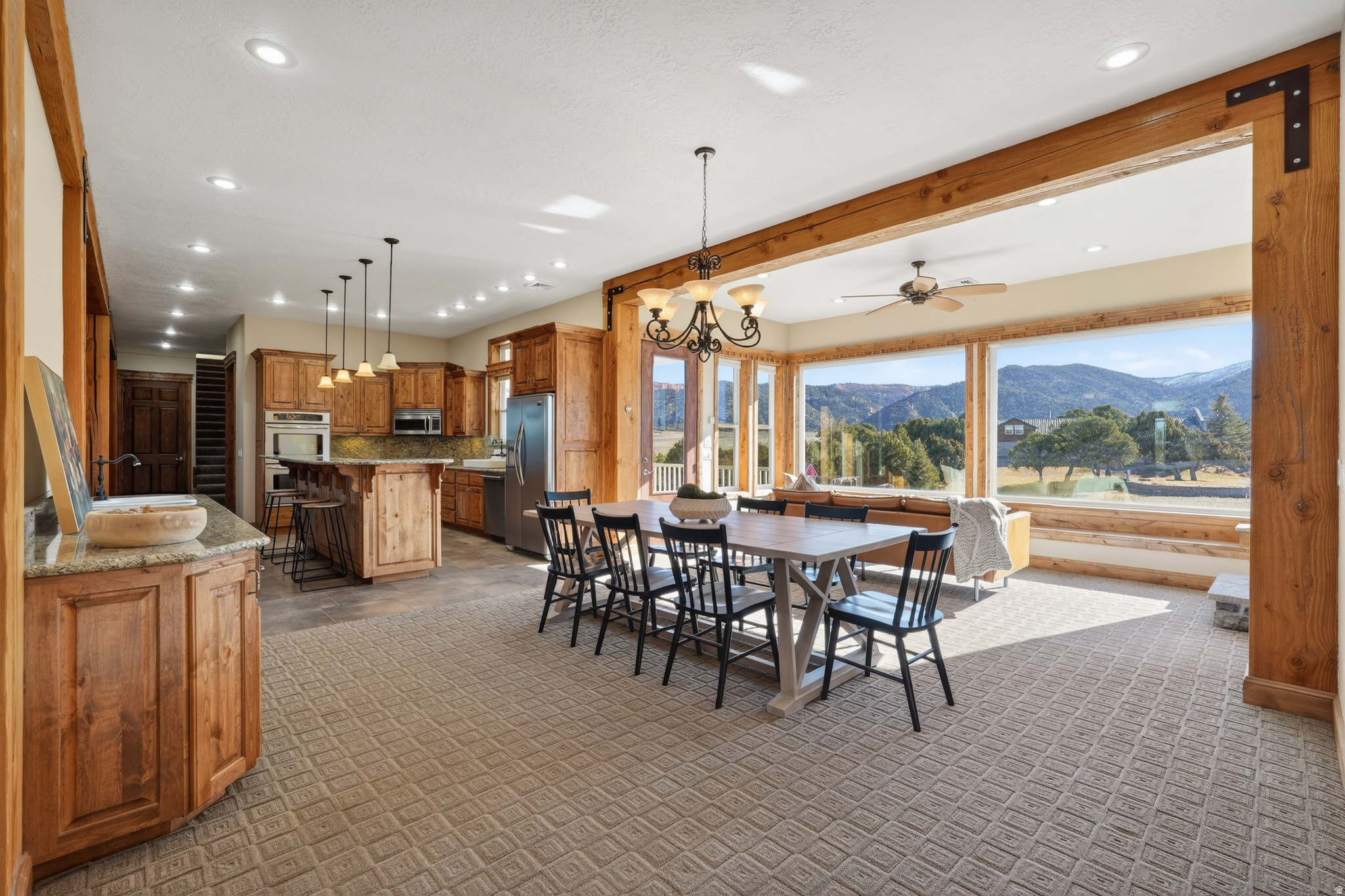 2250 E PAUNSAUGUNT CLIFFS DR