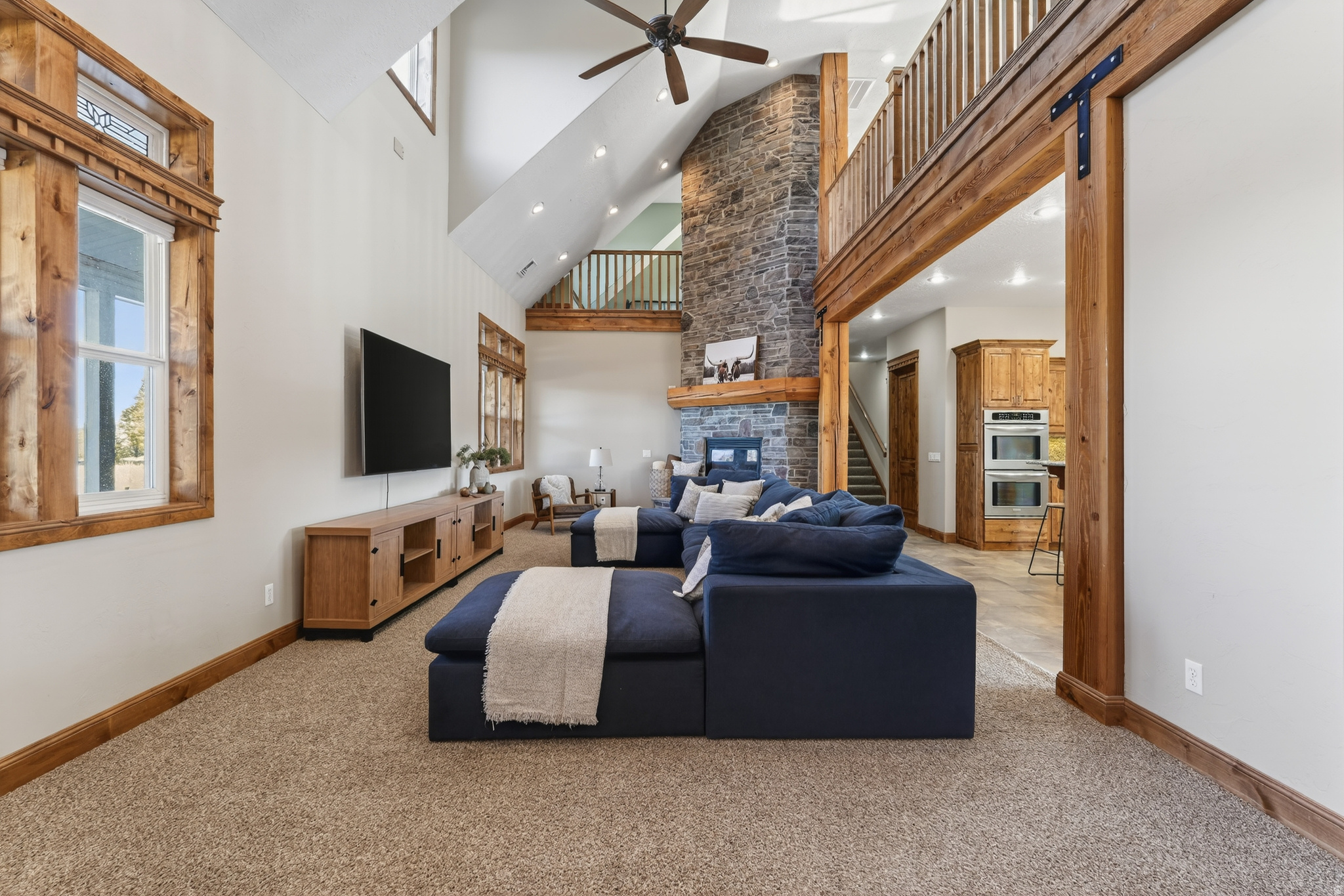 2250 E PAUNSAUGUNT CLIFFS DR