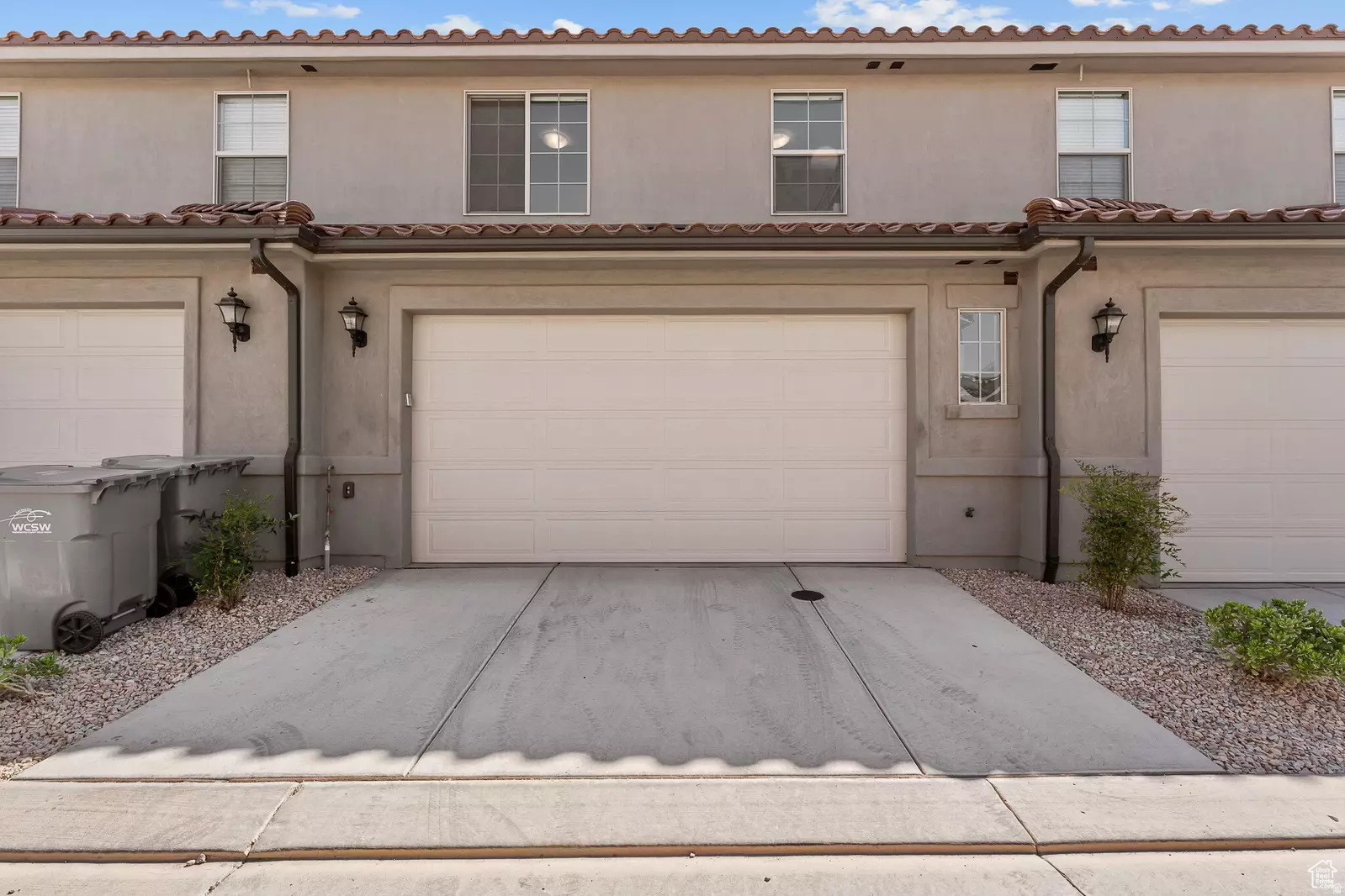 1166 N RIVIERA ALY