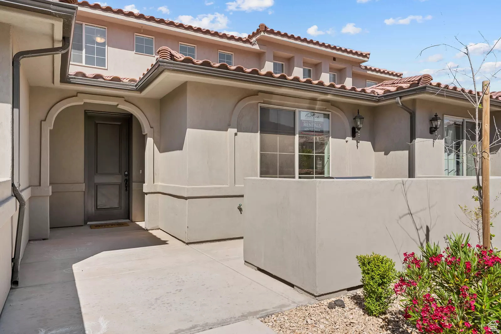 1166 N RIVIERA ALY