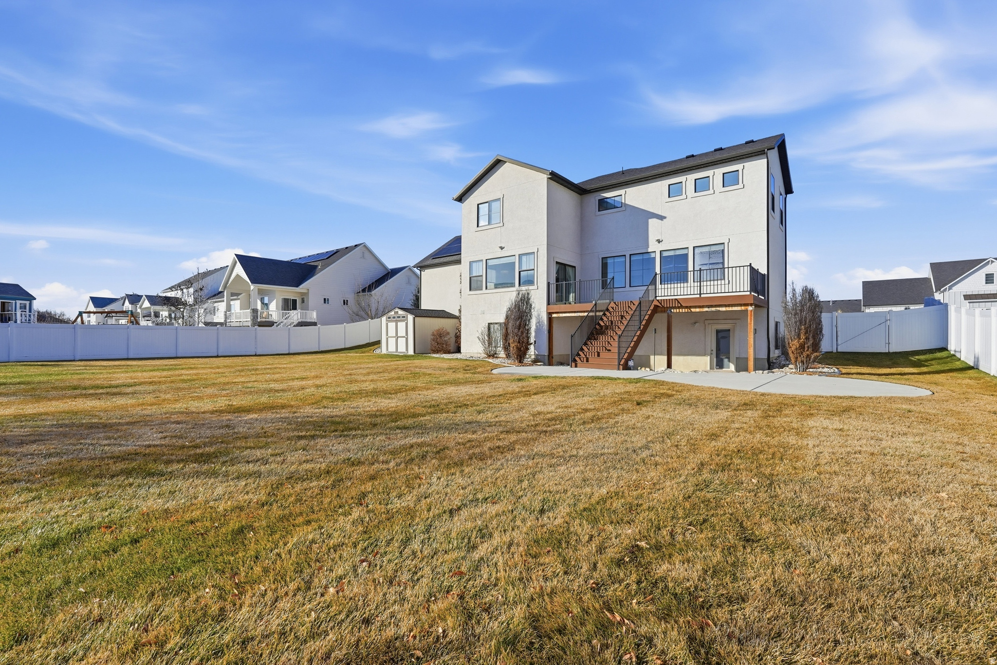 616 N 1375 W