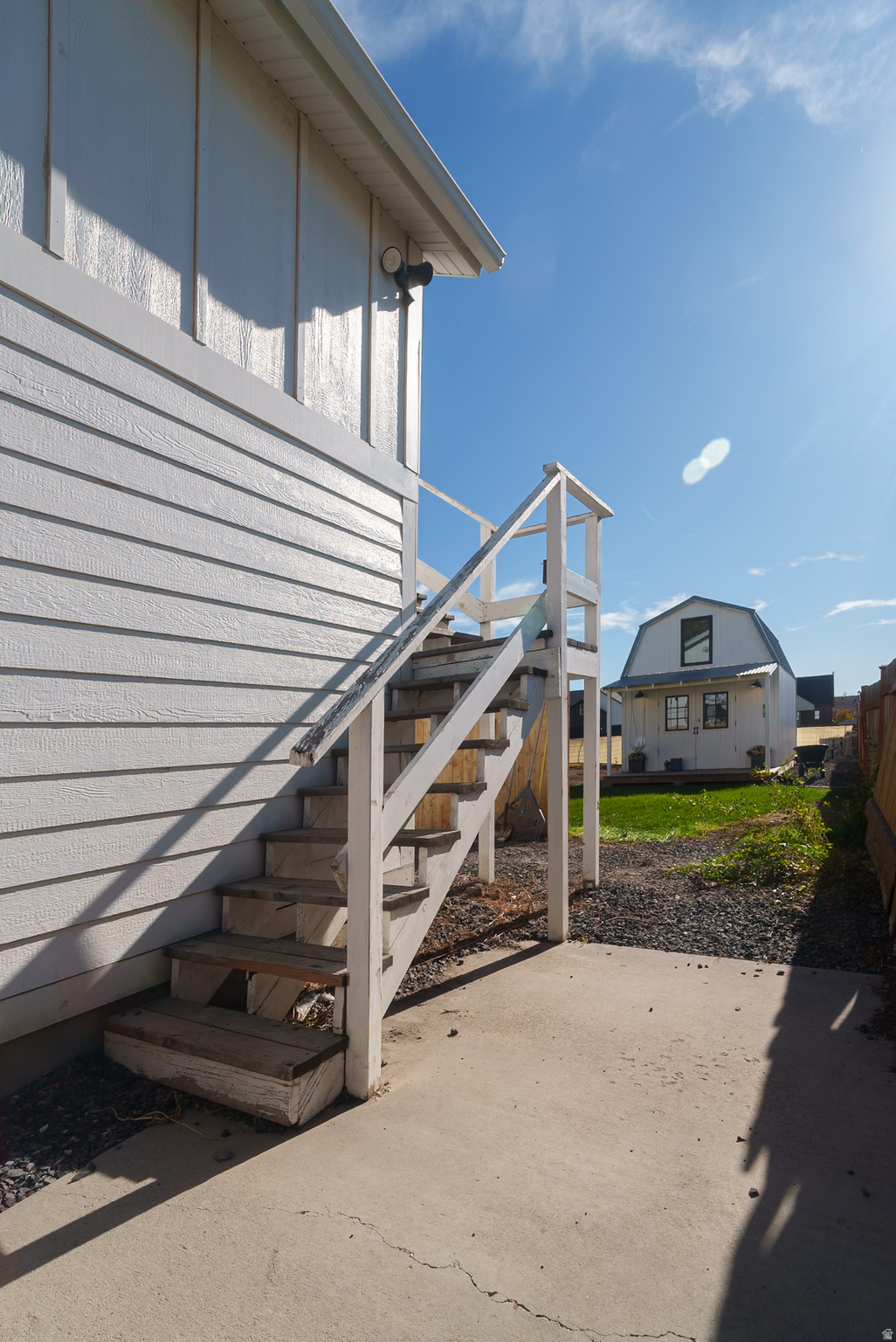 1003 W MAIN
