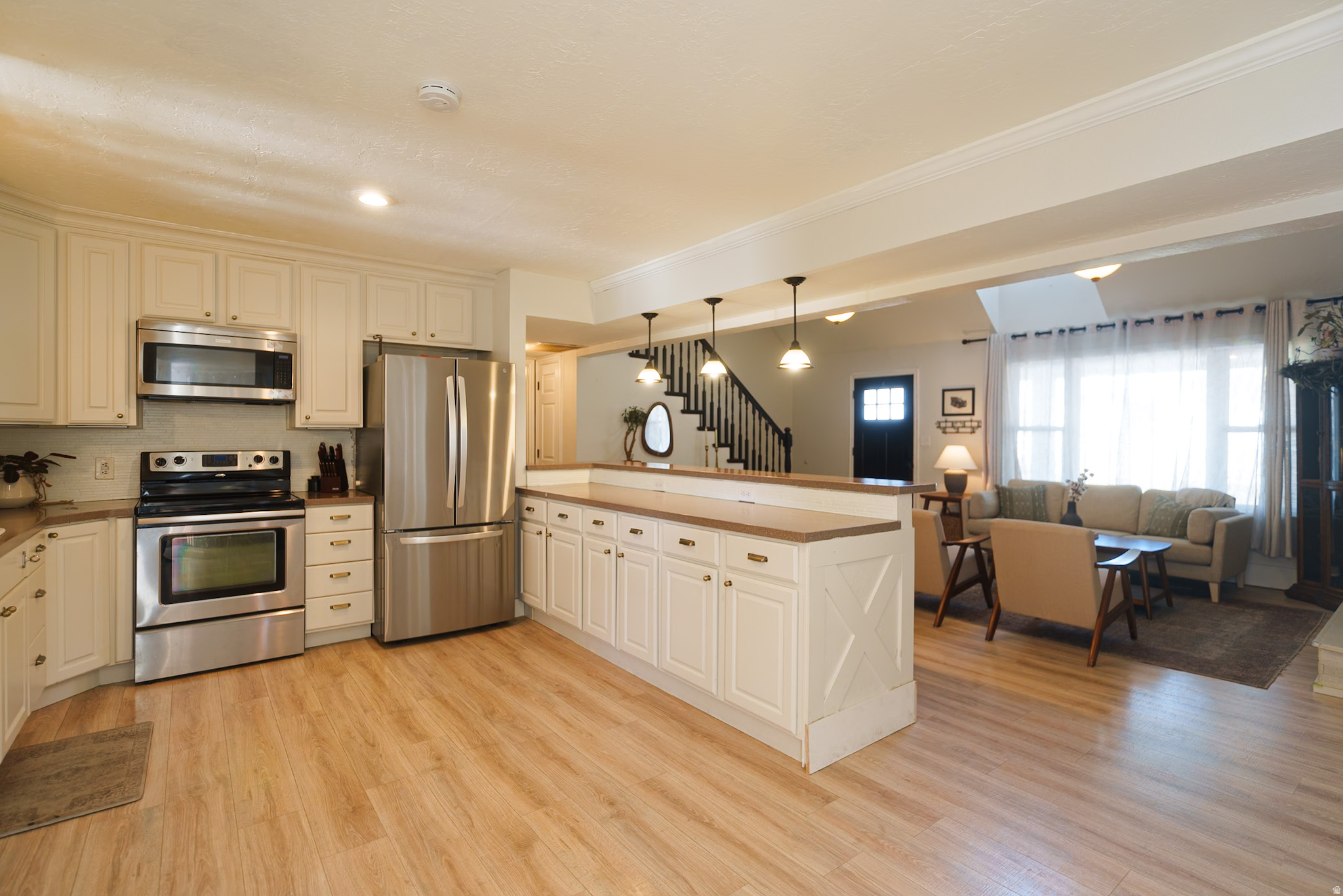 1003 W MAIN