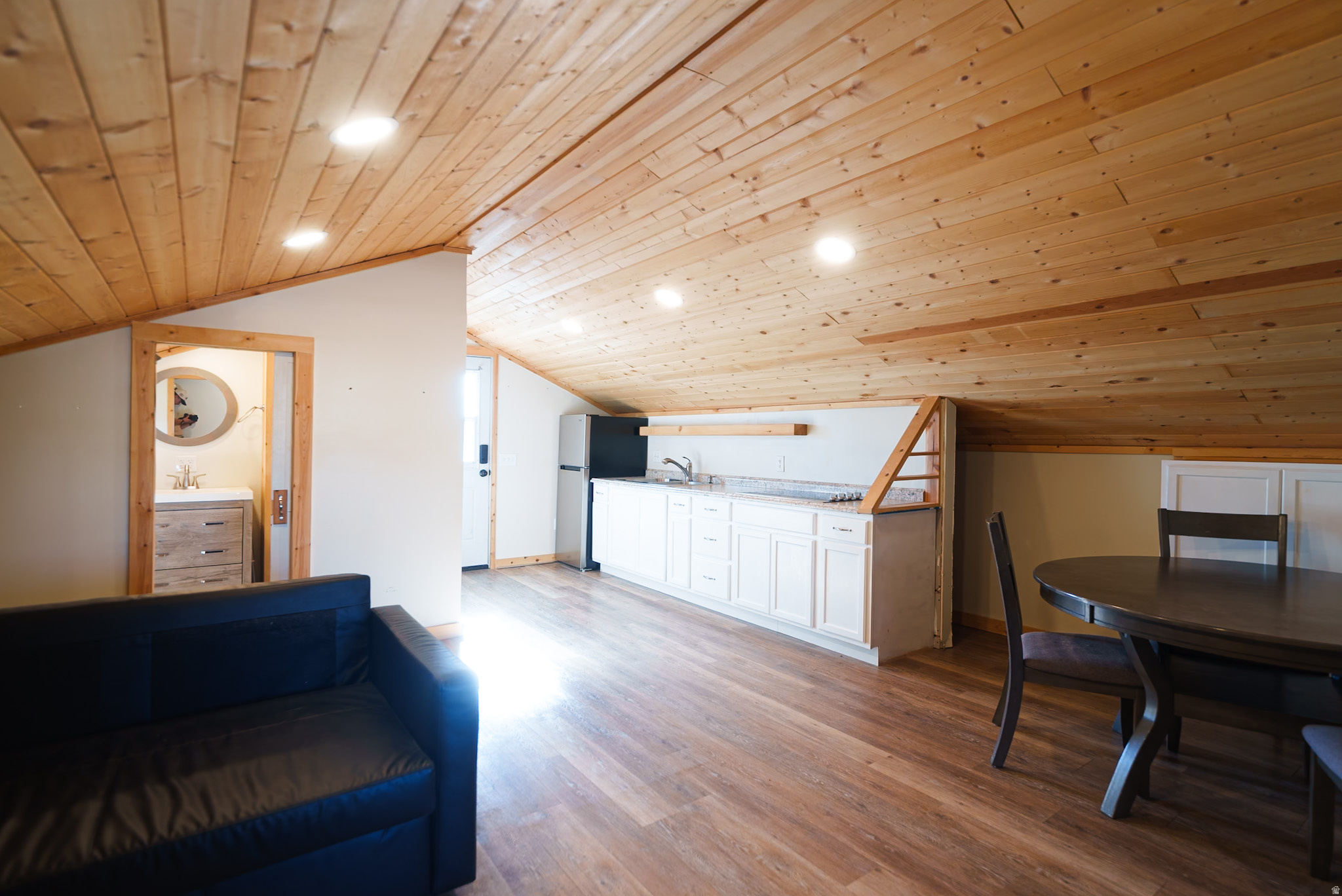 1003 W MAIN