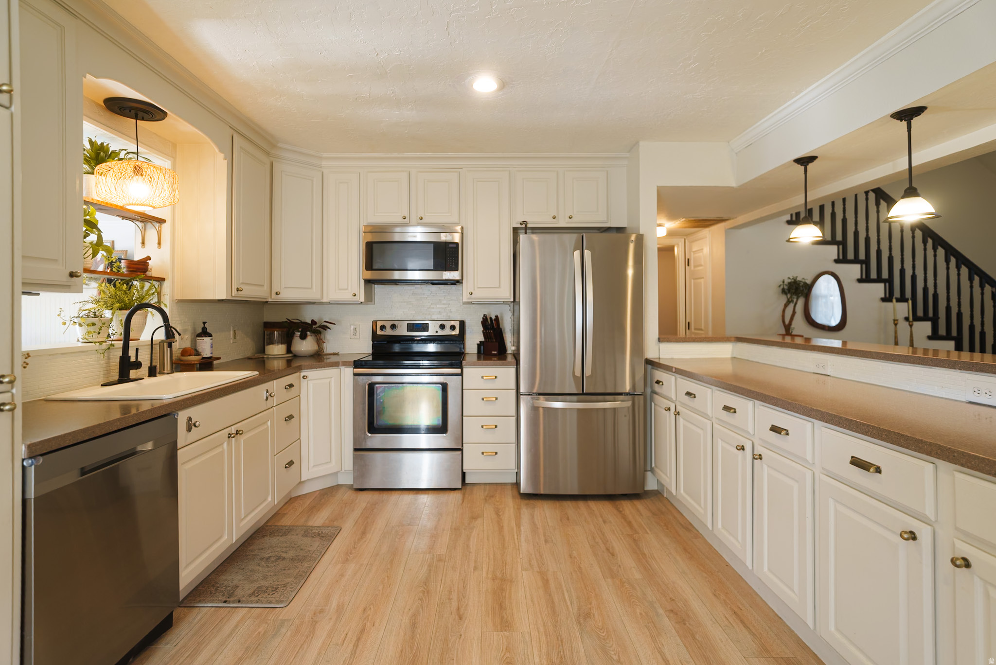 1003 W MAIN
