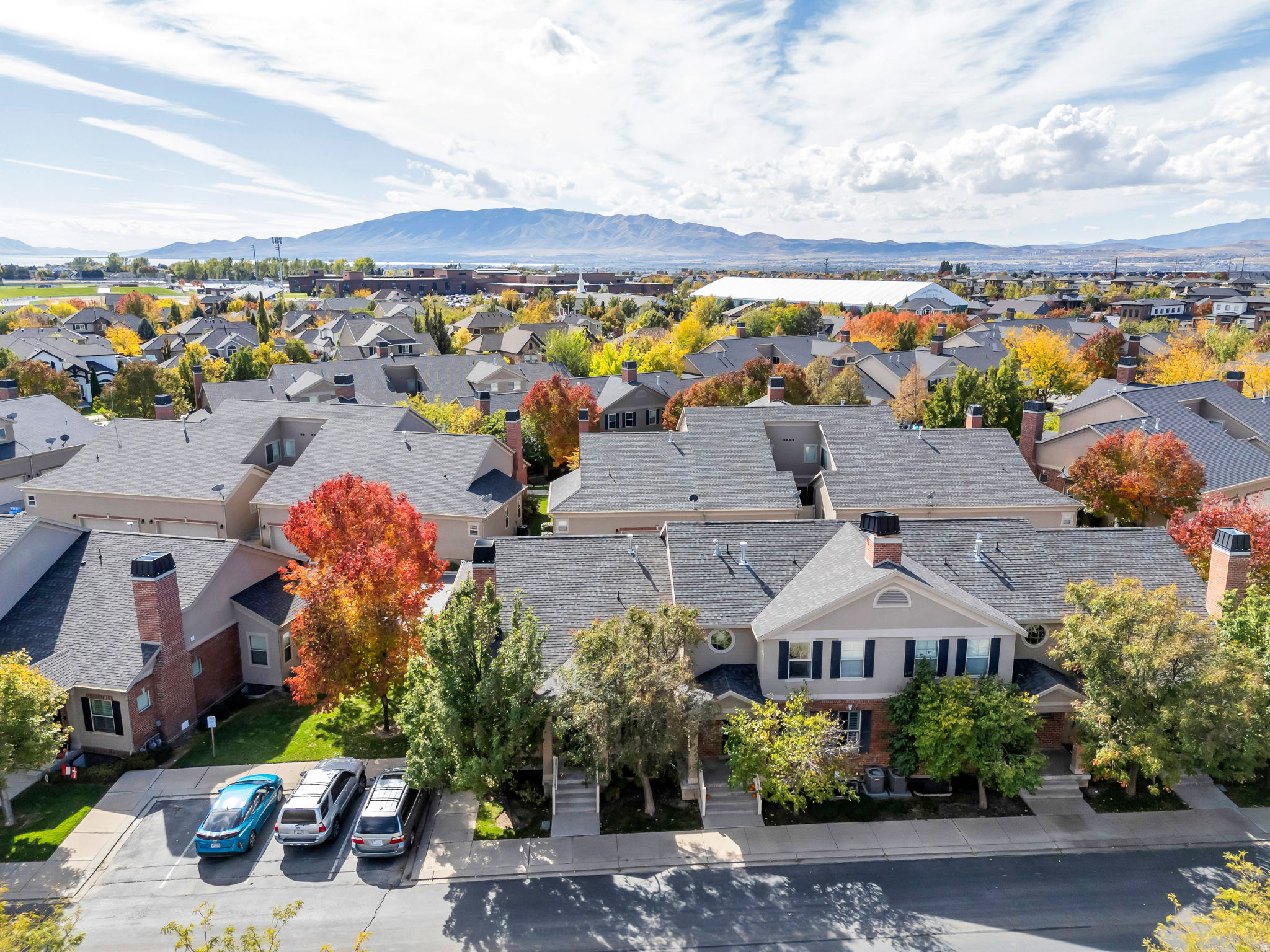 256 E BACKHAND LN