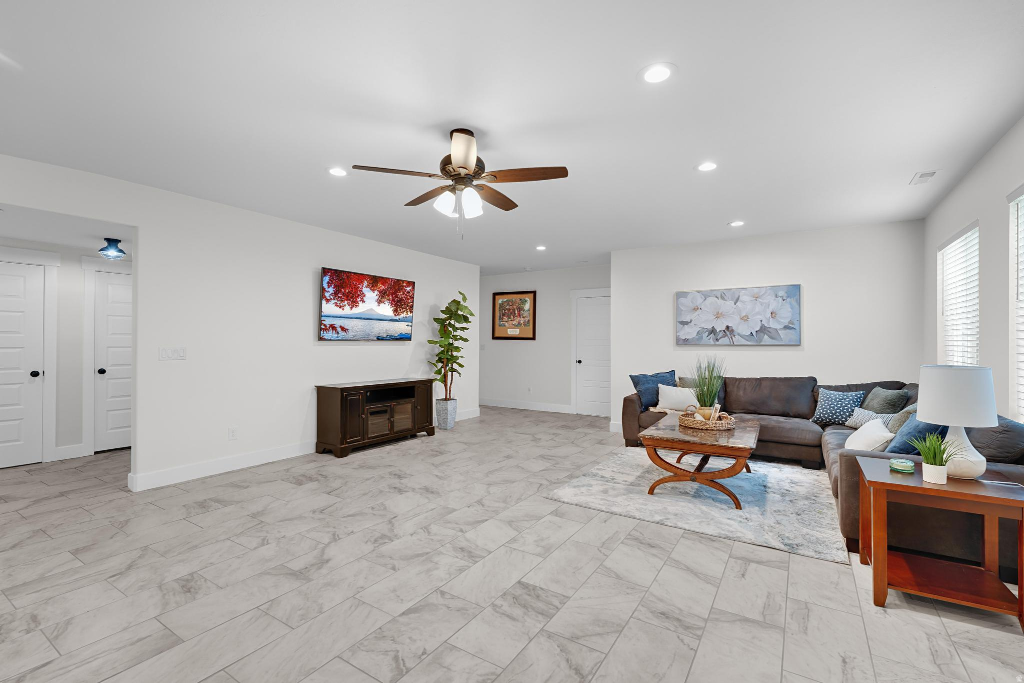 3727 S LARKSPUR CIR