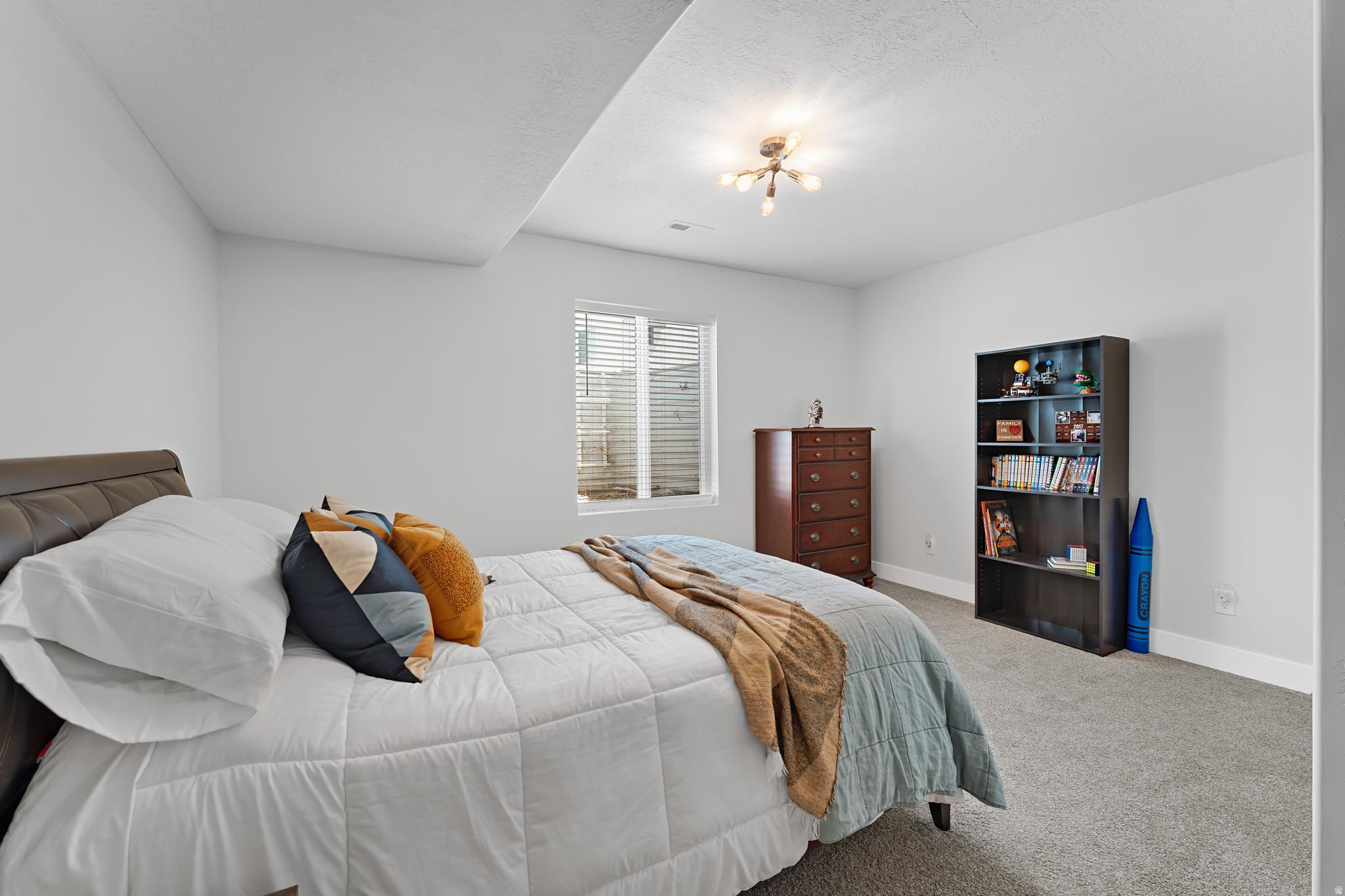 3727 S LARKSPUR CIR