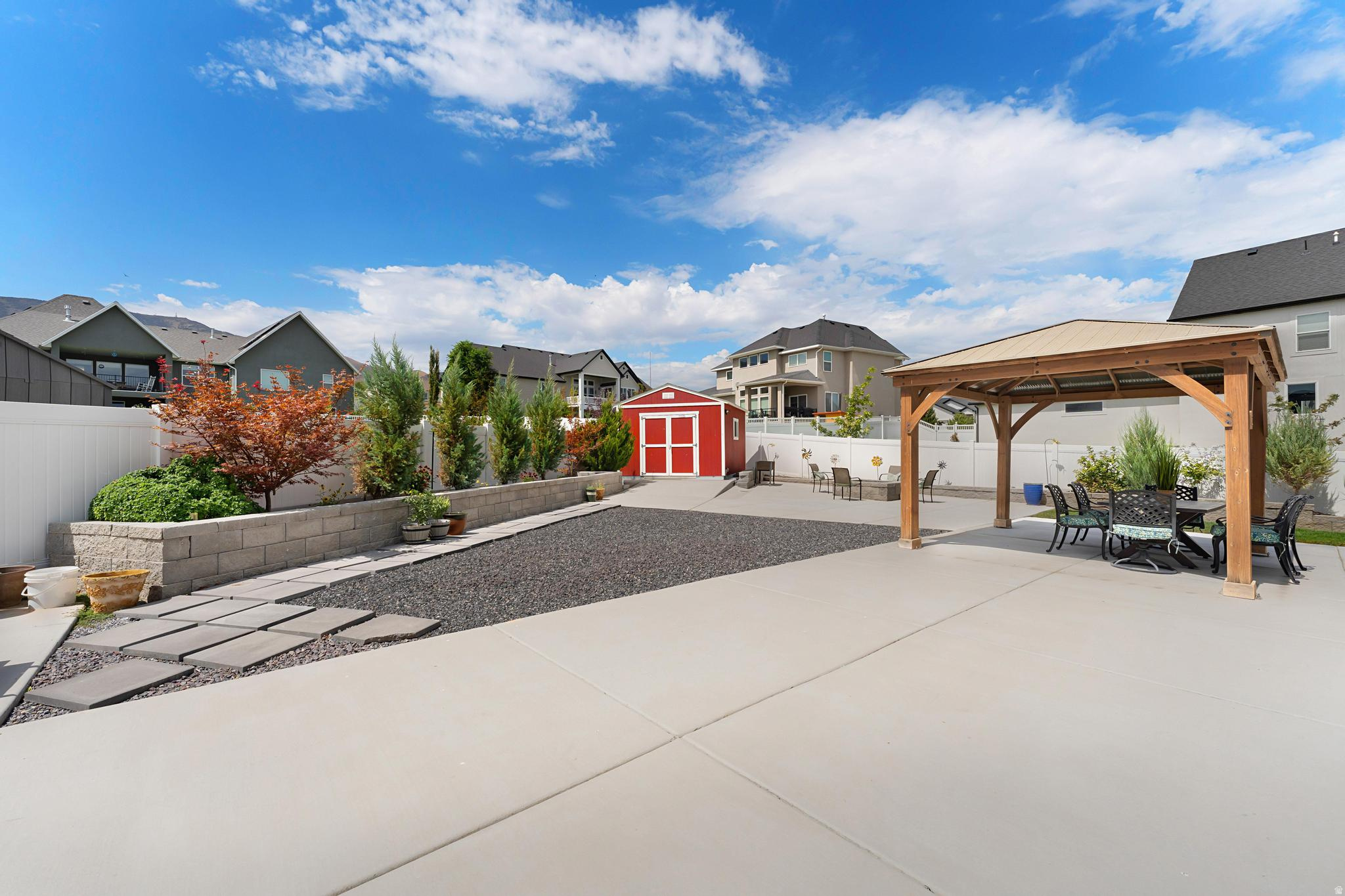 3727 S LARKSPUR CIR