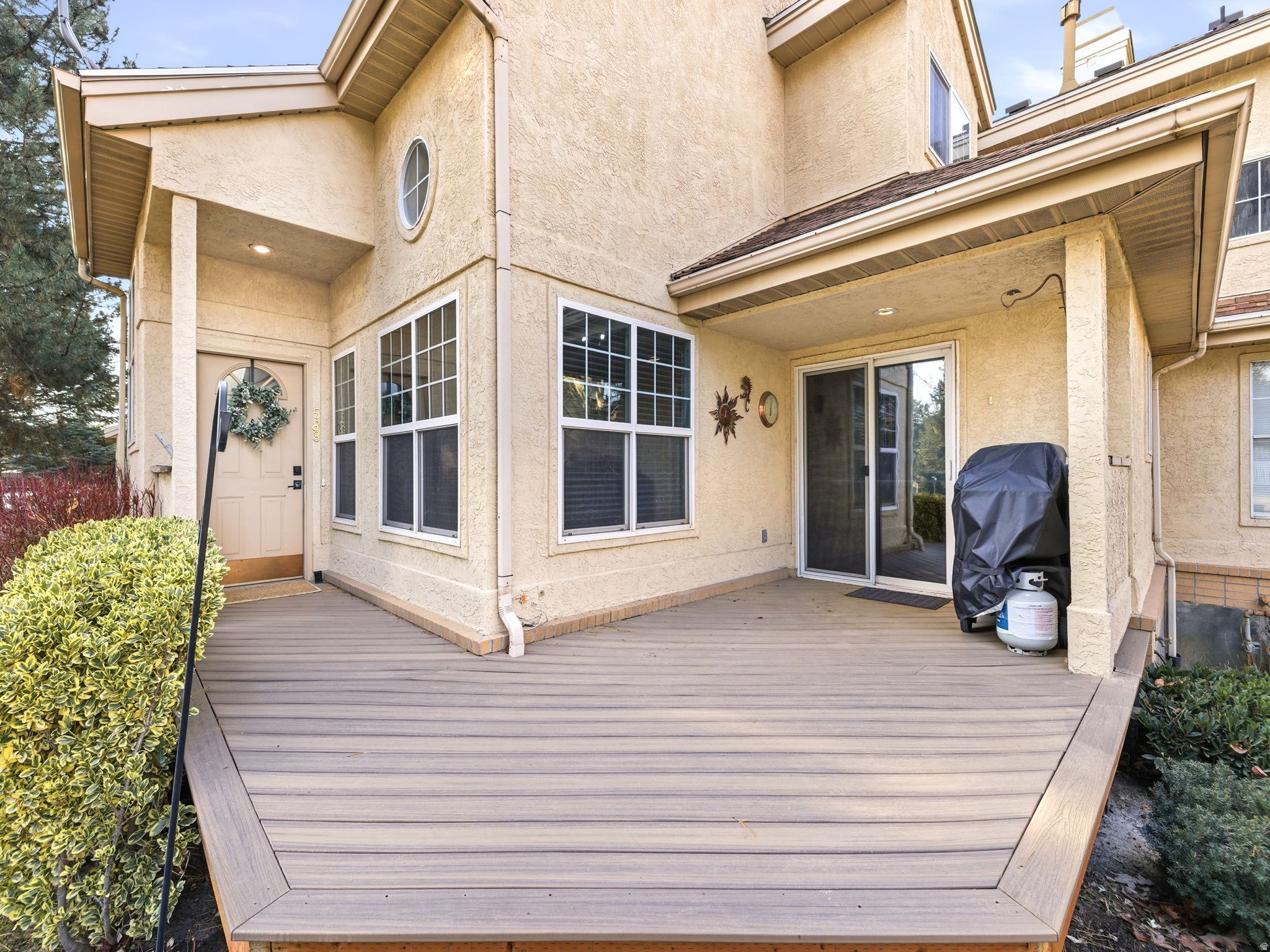588 E BRIARSPRINGS CIR