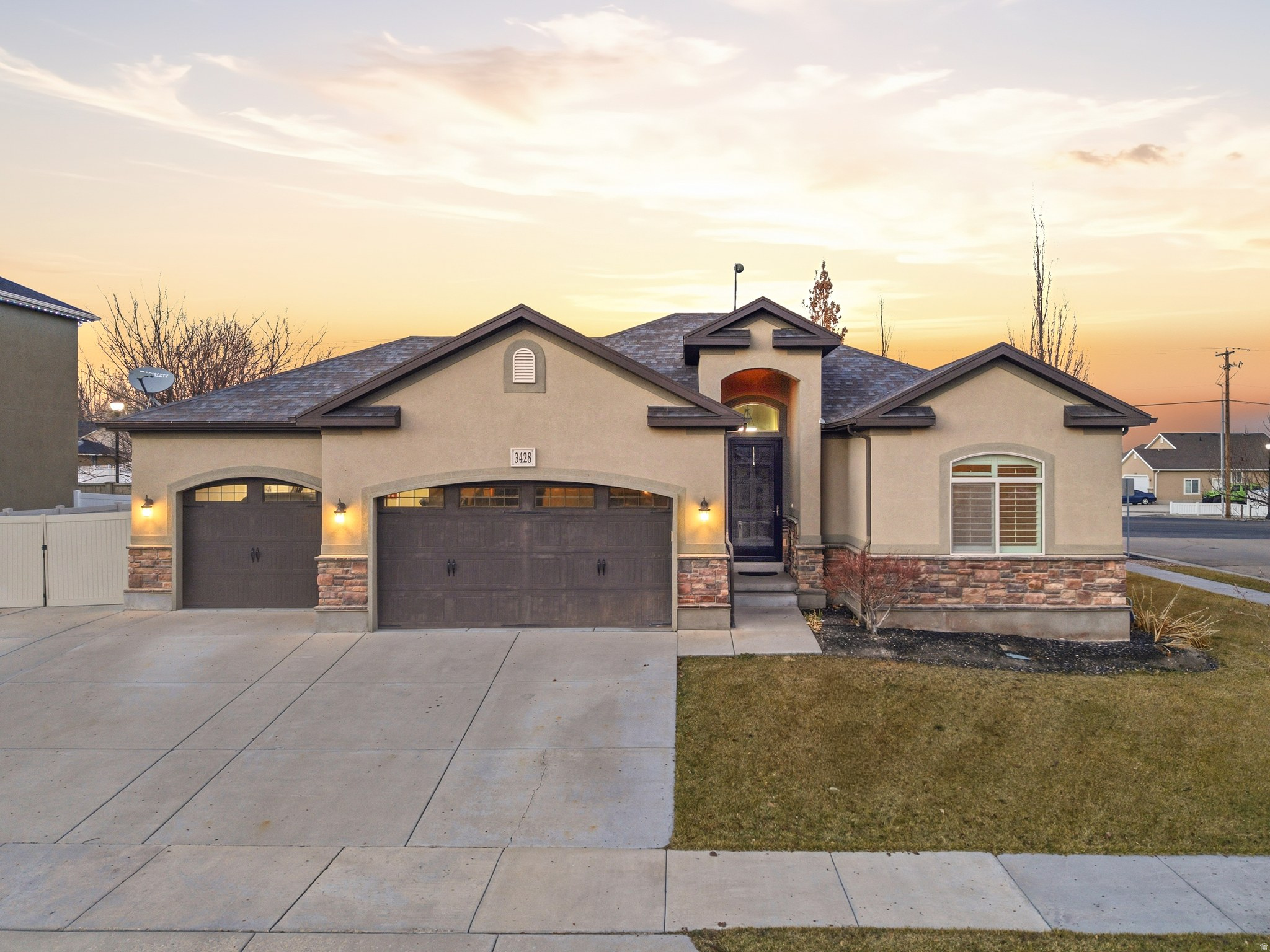 3428 W CHATEL DR