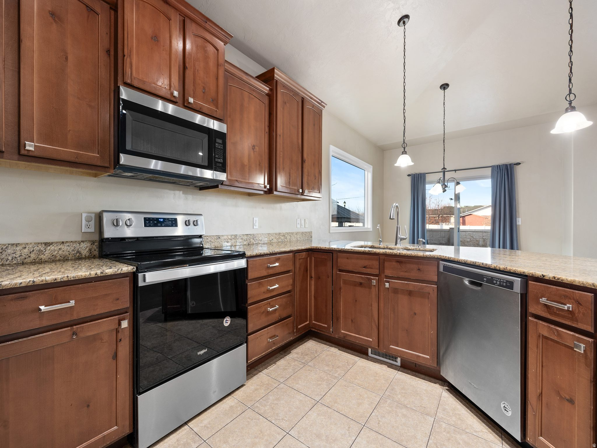 3428 W CHATEL DR