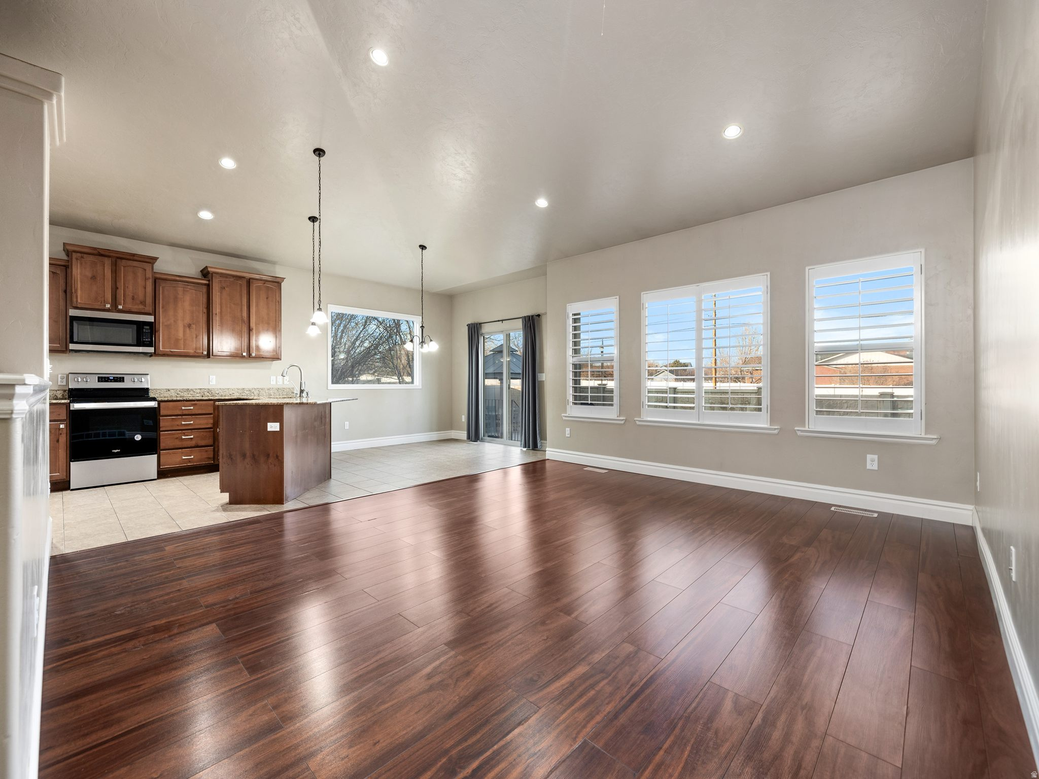 3428 W CHATEL DR