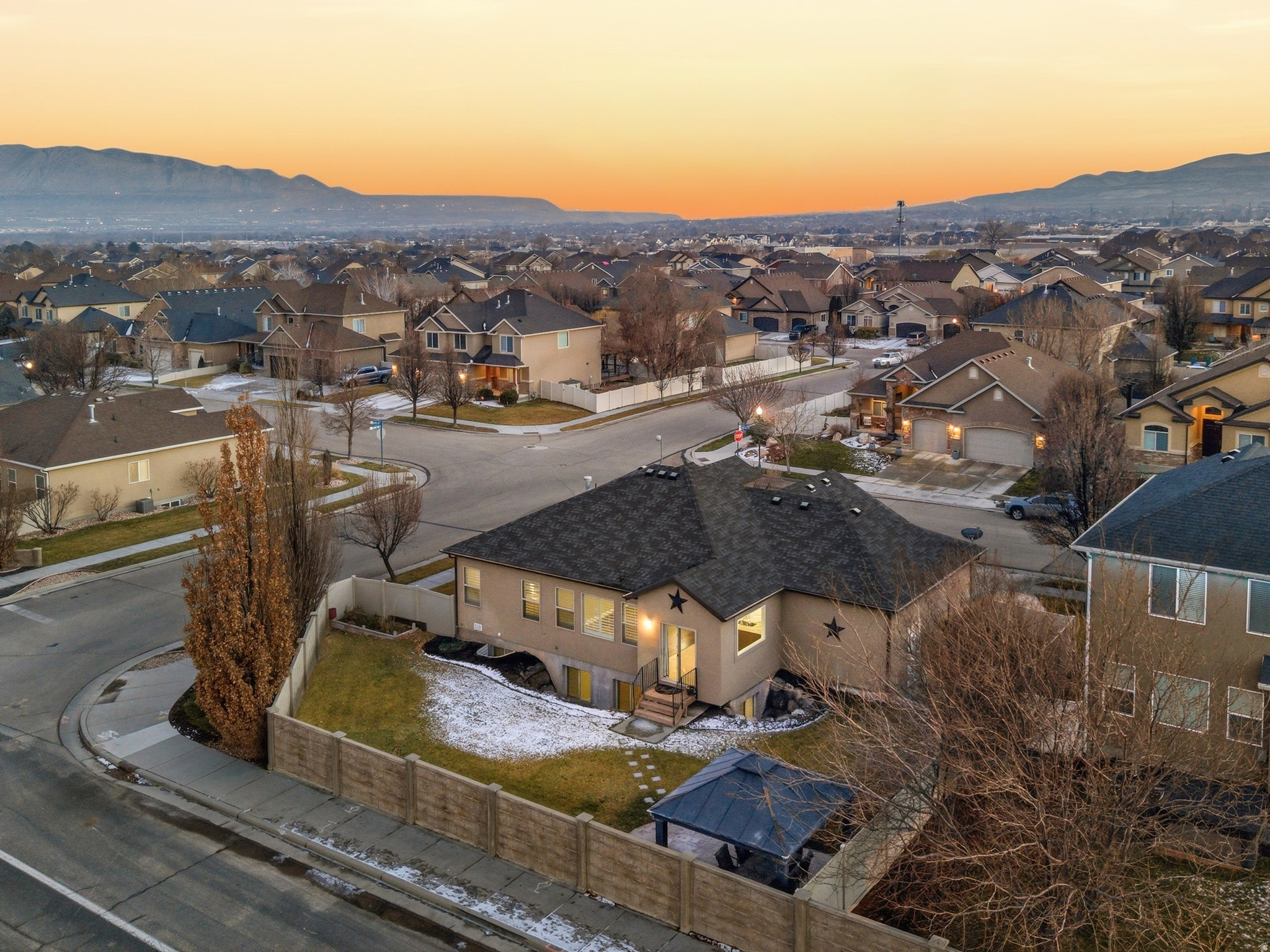 3428 W CHATEL DR
