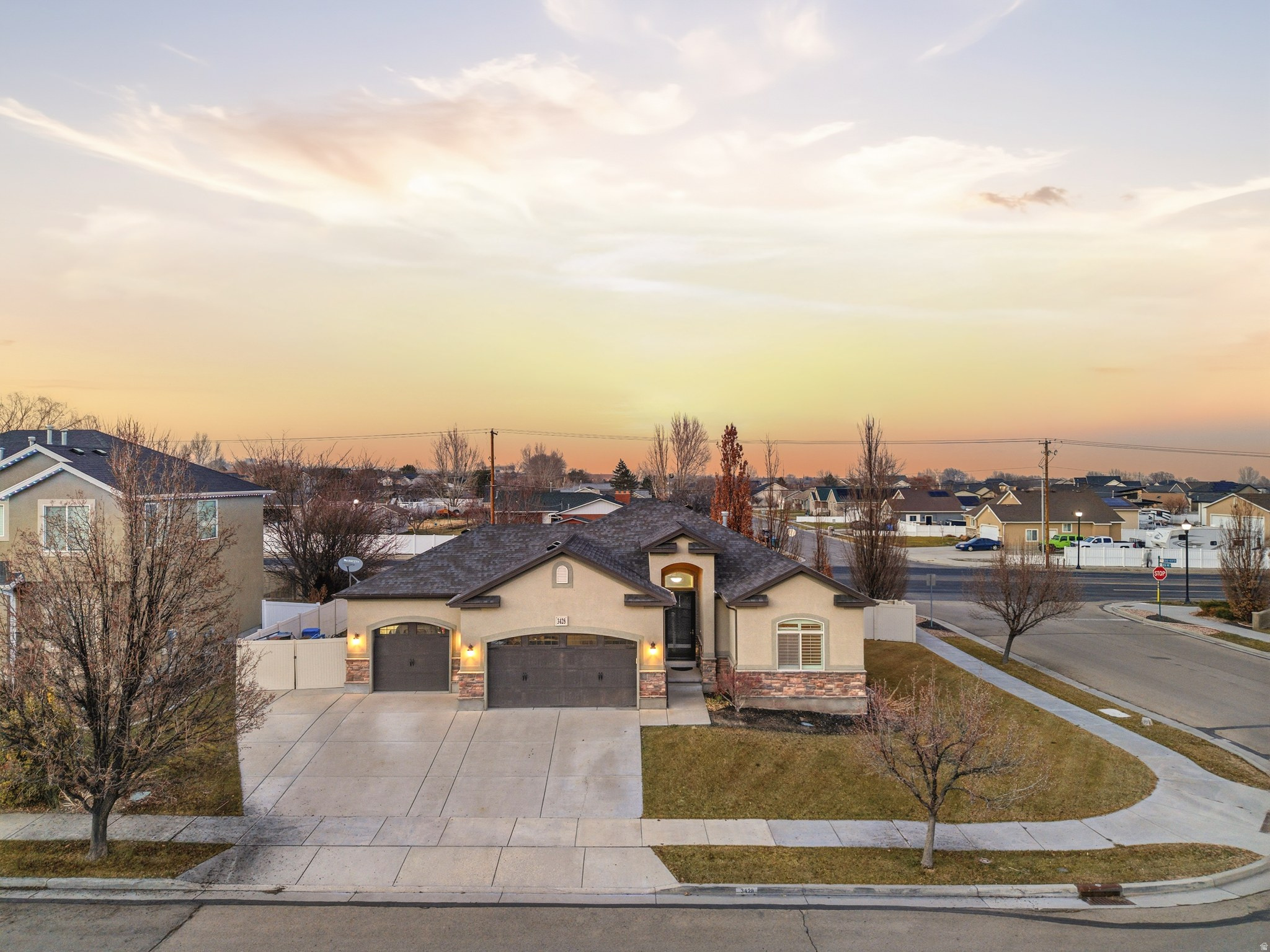 3428 W CHATEL DR
