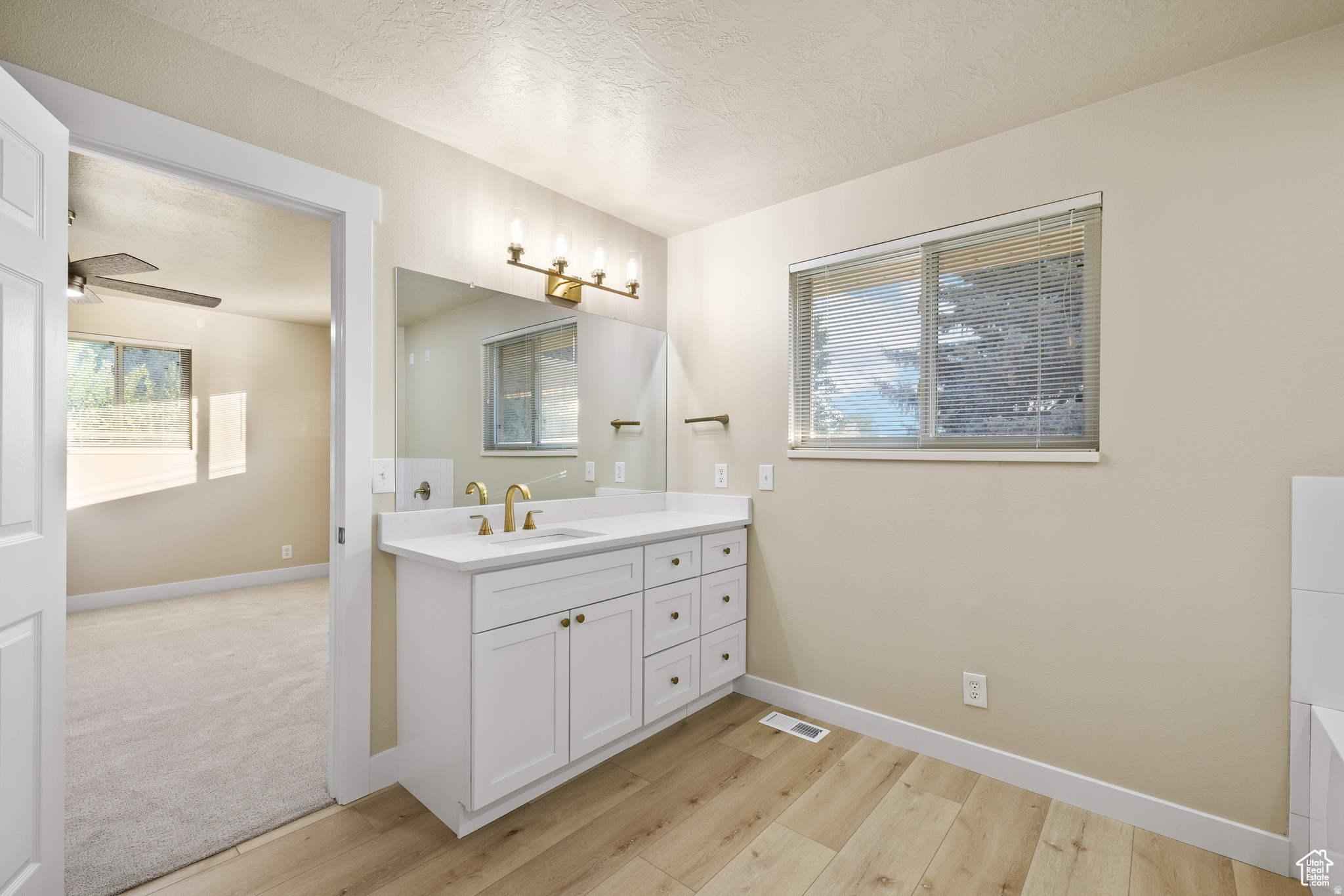 10861 N PANORAMA DR