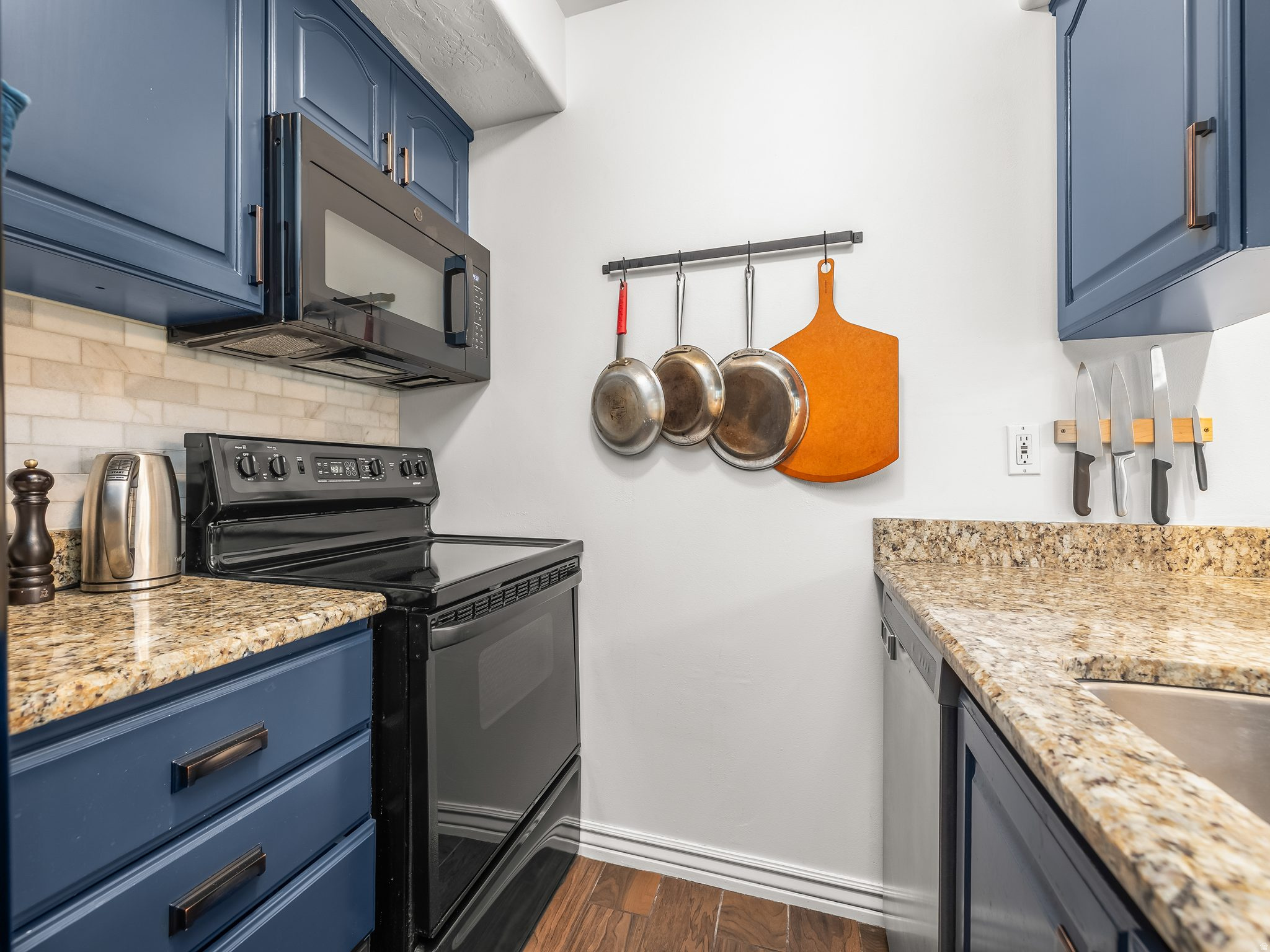 221 S MAJESTIC MEADOWS DR