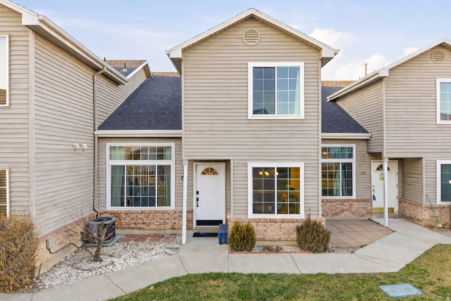 221 S MAJESTIC MEADOWS DR