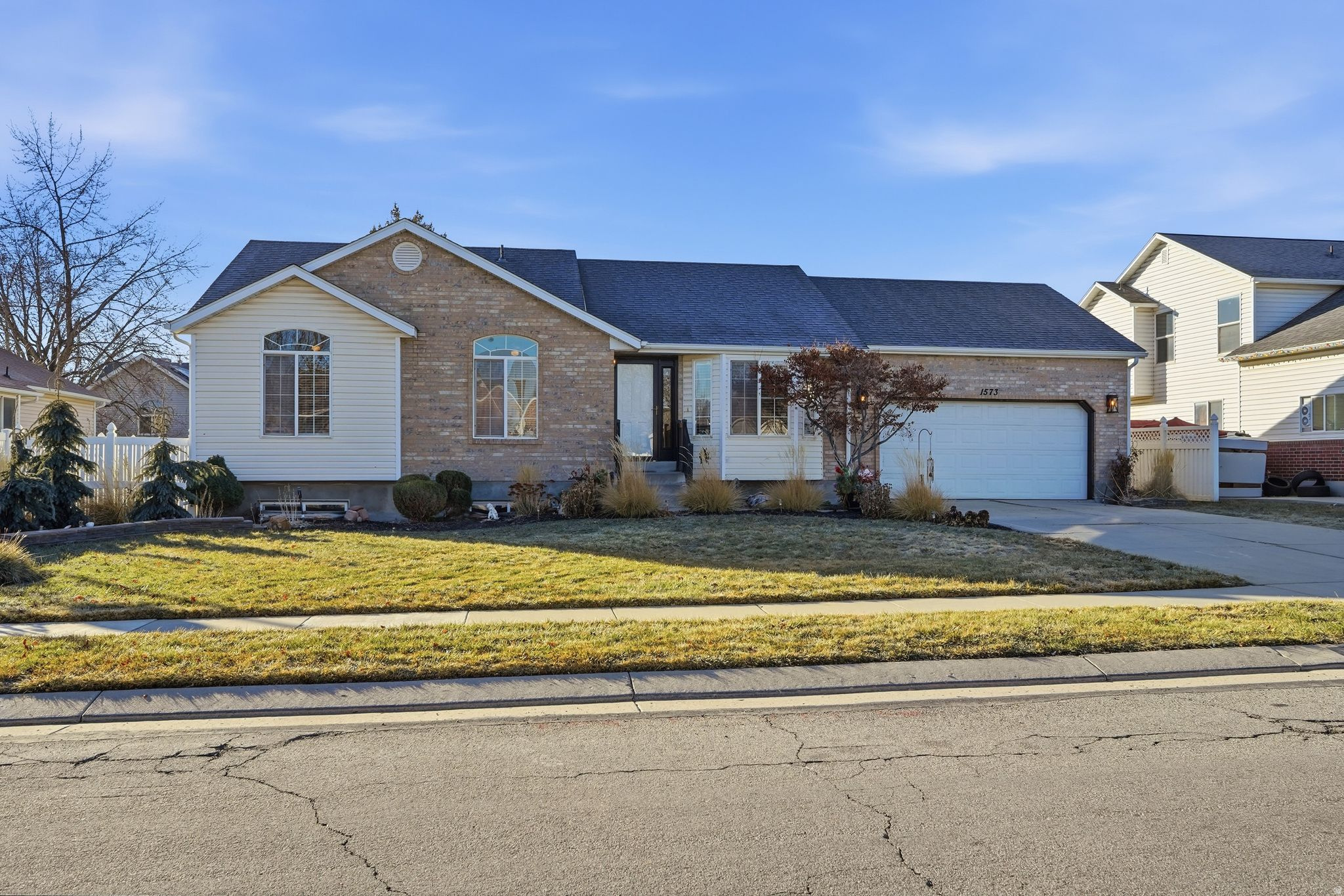 1573 W ERICKSON PARK DR