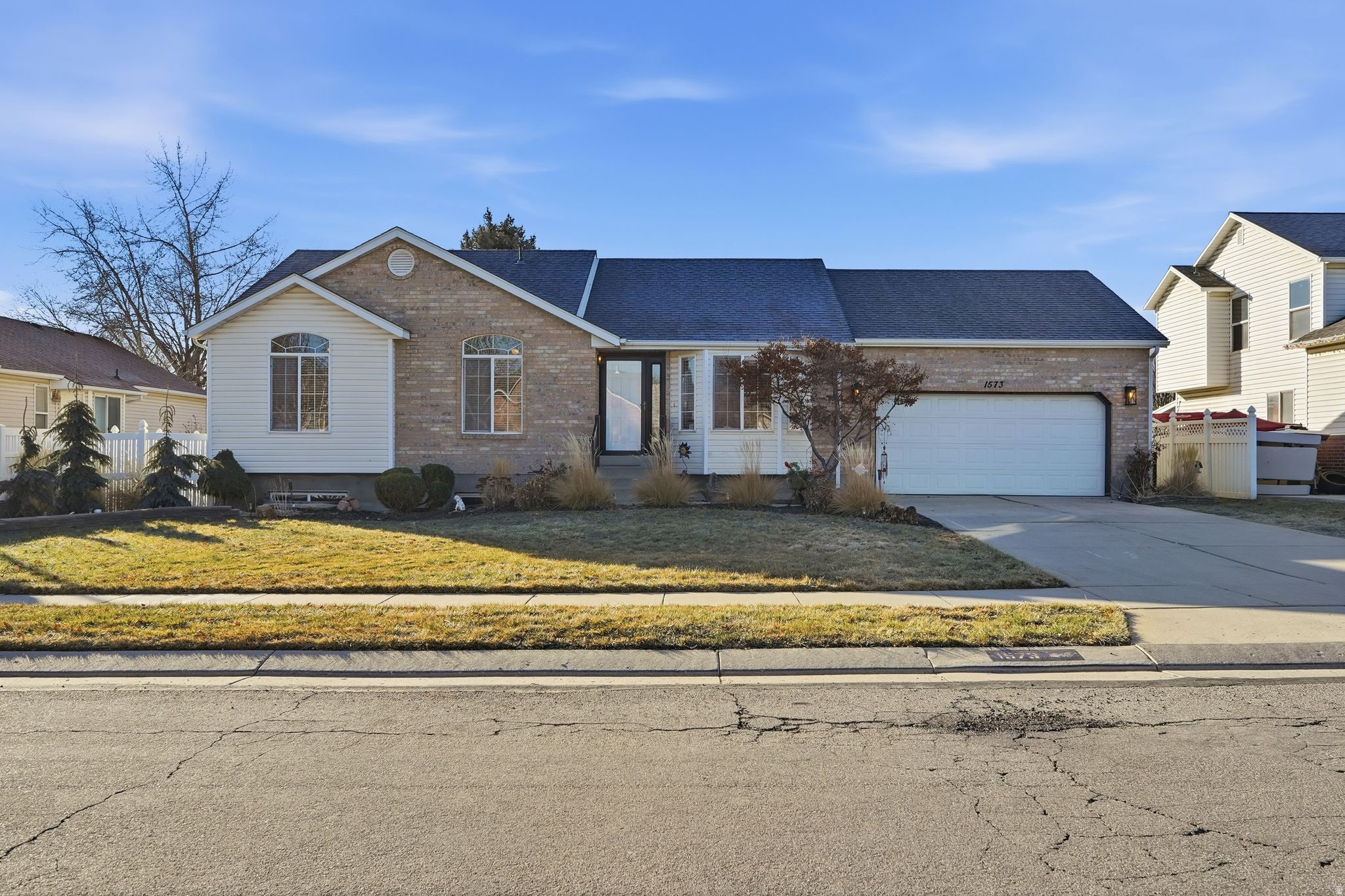 1573 W ERICKSON PARK DR