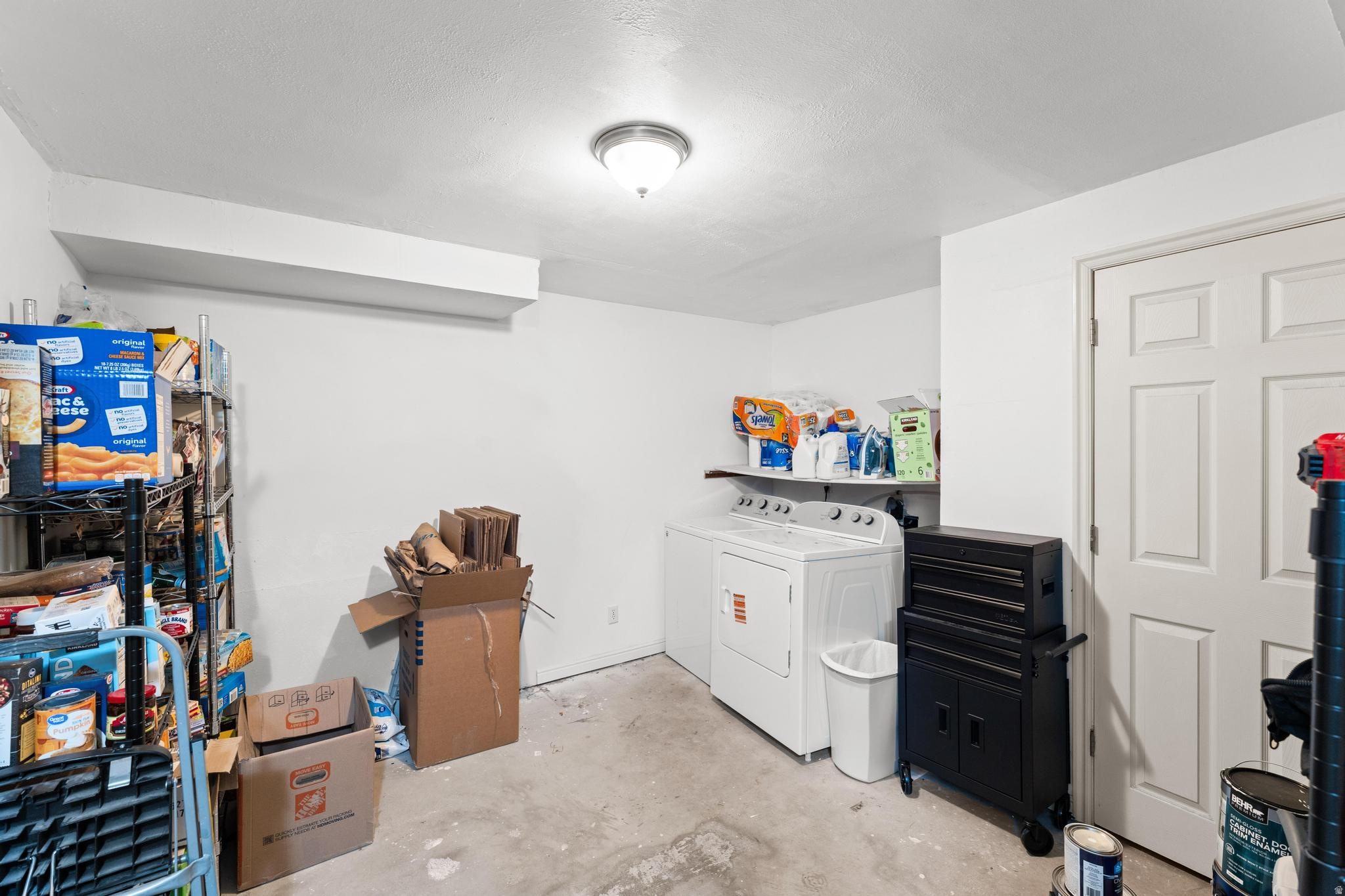 1563 E MOUNTAIN VIEW DR