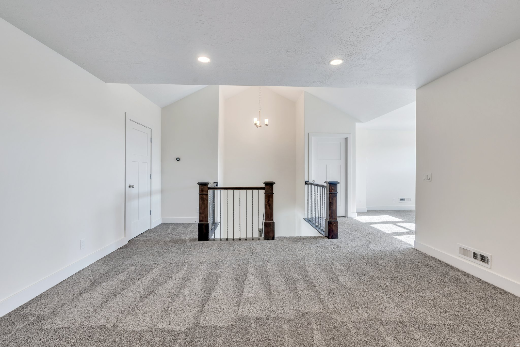 583 E PARKER PL