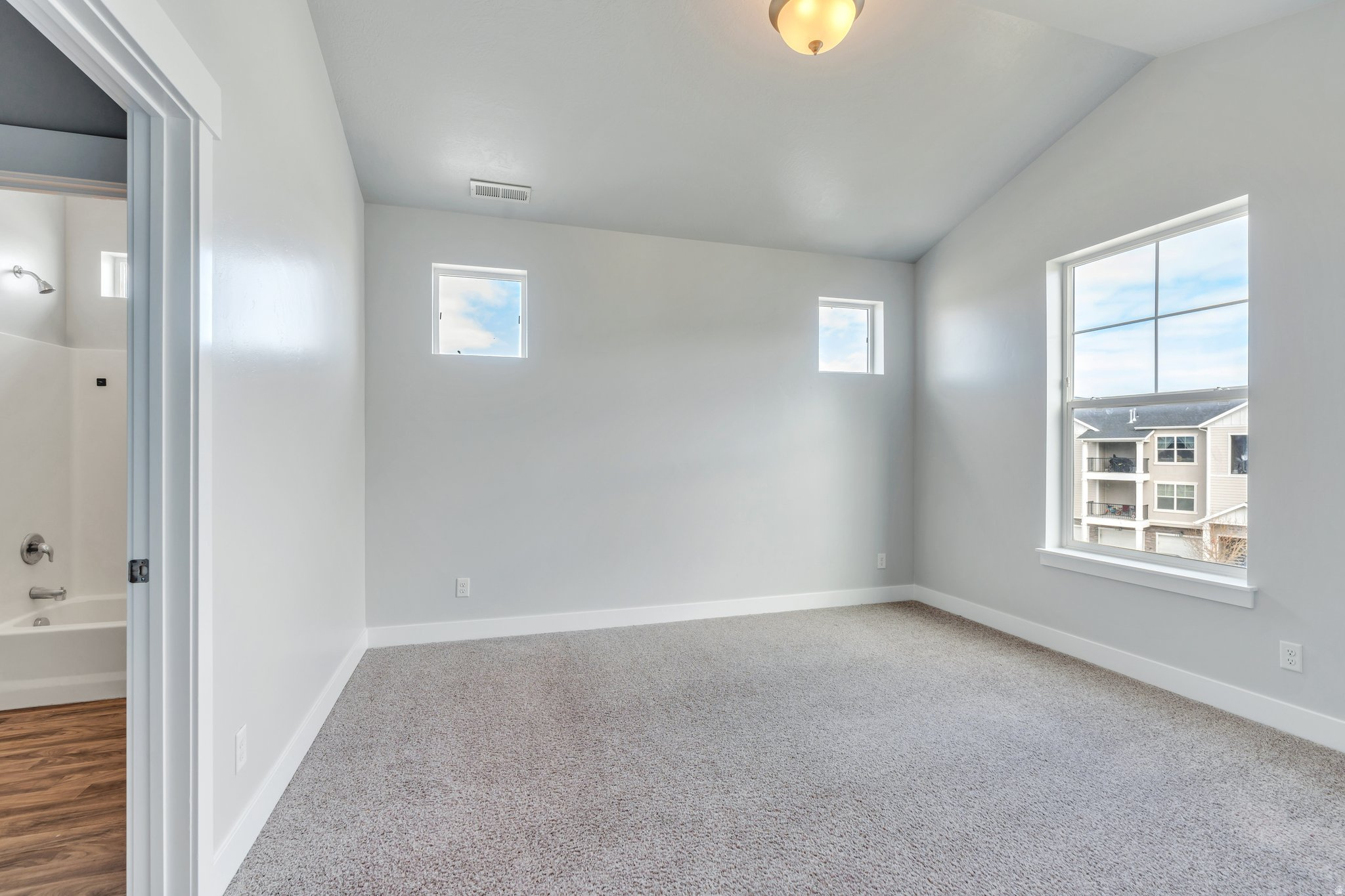 108 W SEASONS DR