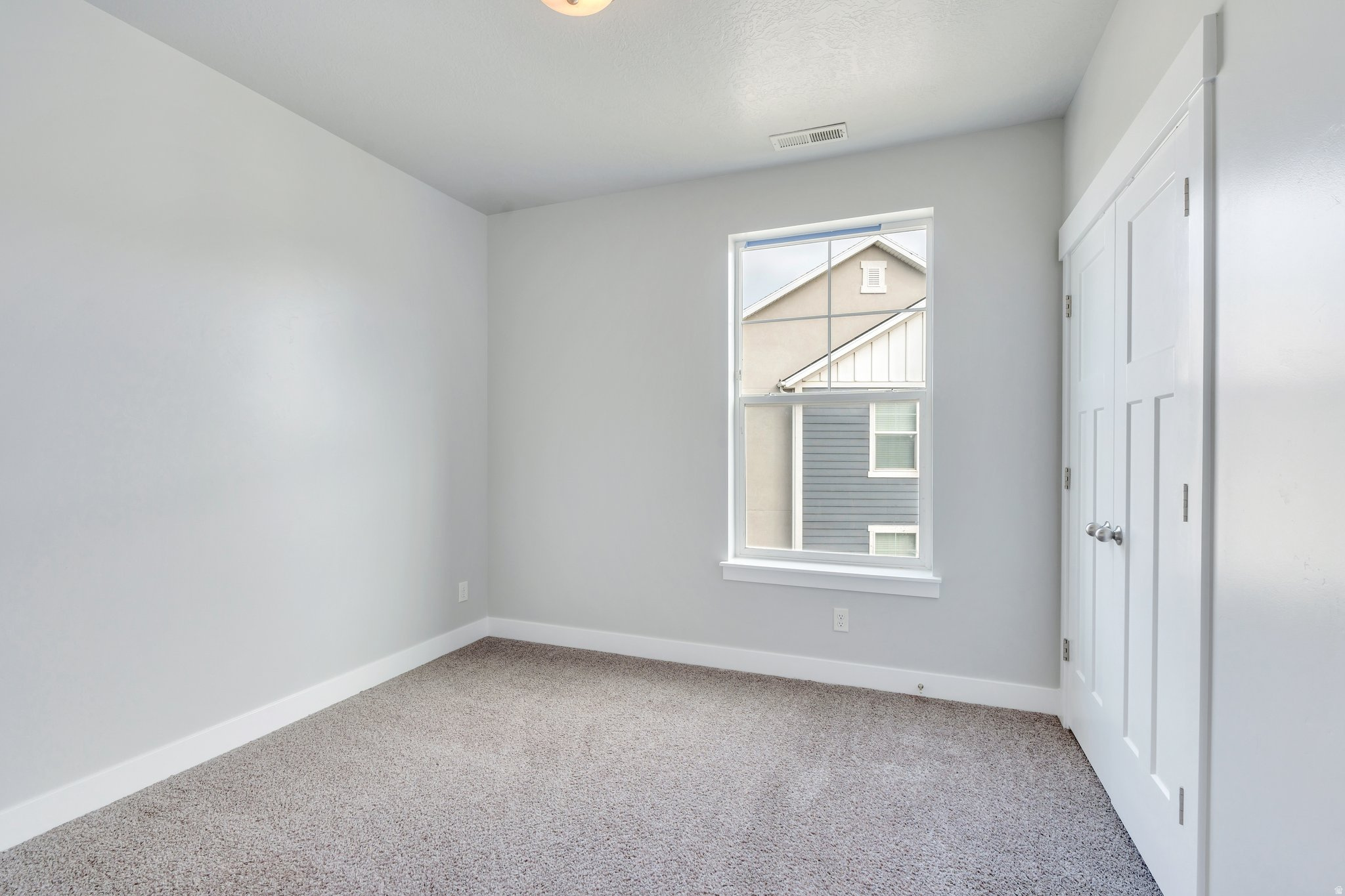 108 W SEASONS DR