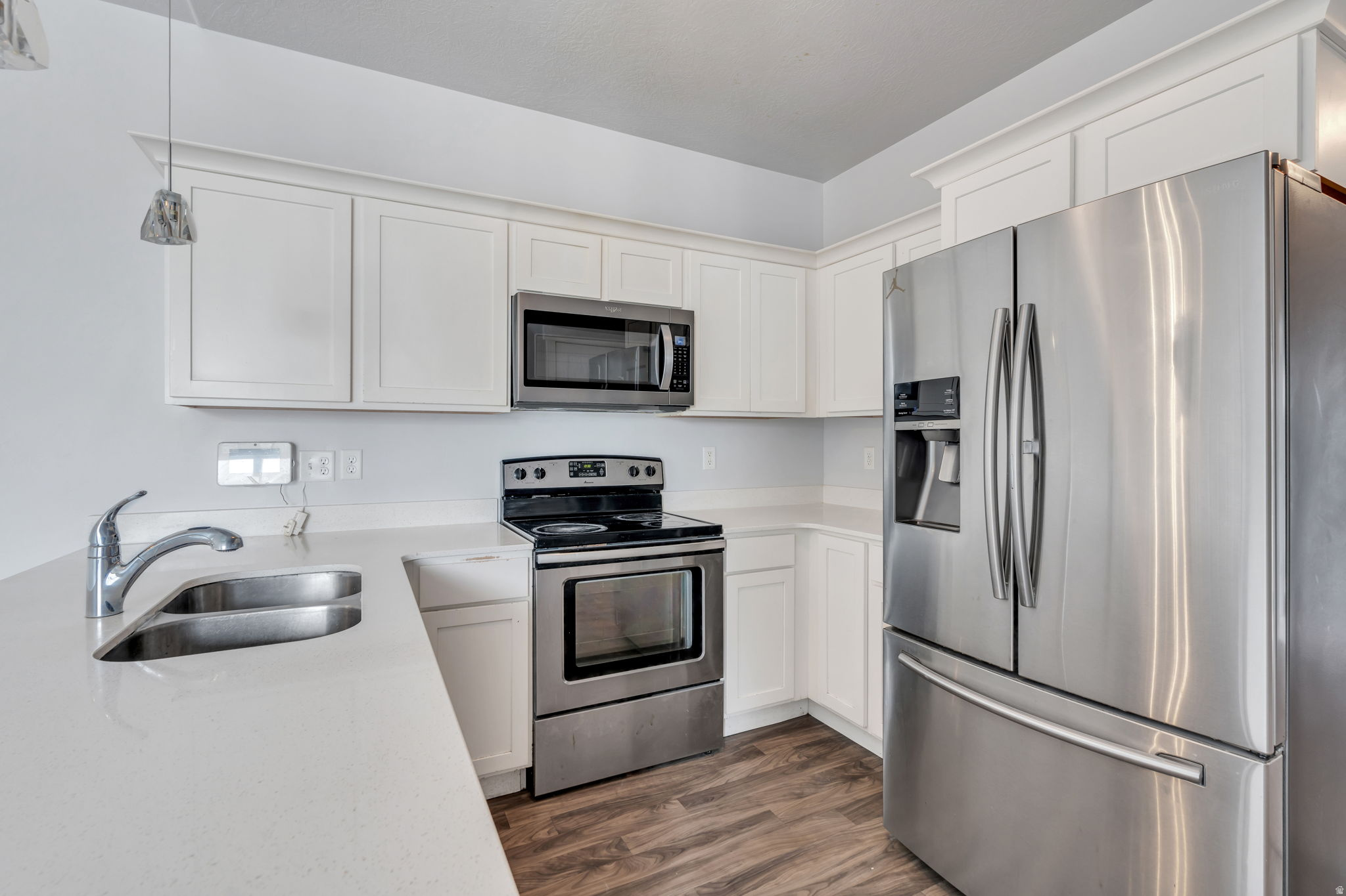 108 W SEASONS DR