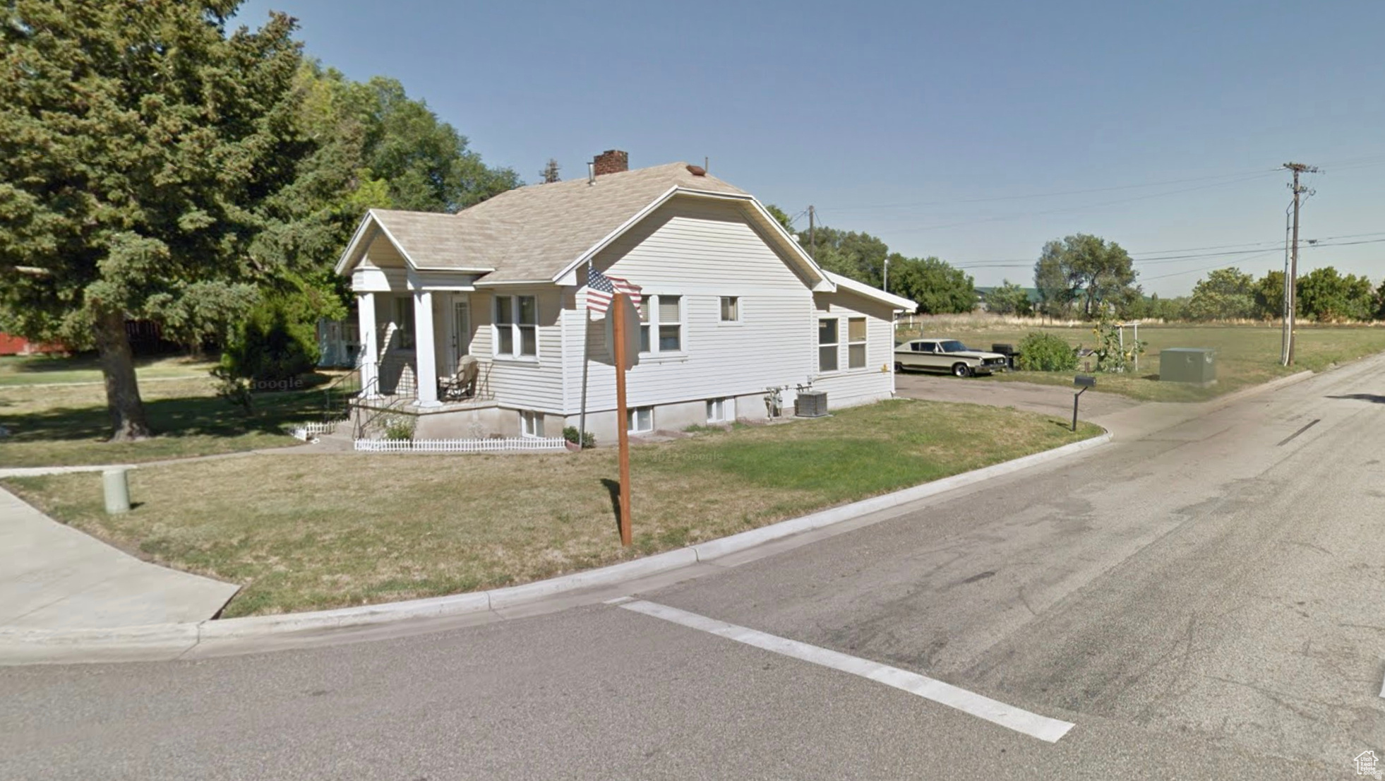 768 W 24TH ST