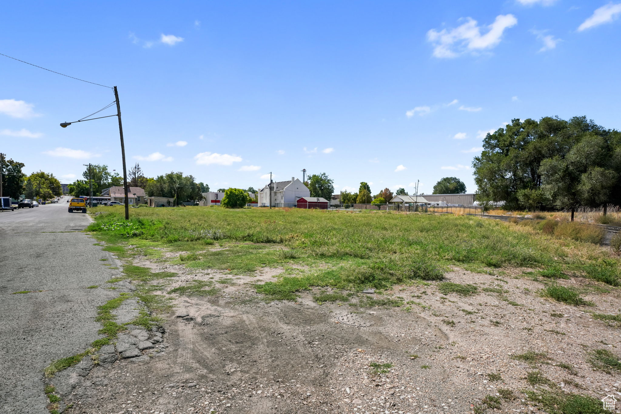 768 W 24TH ST