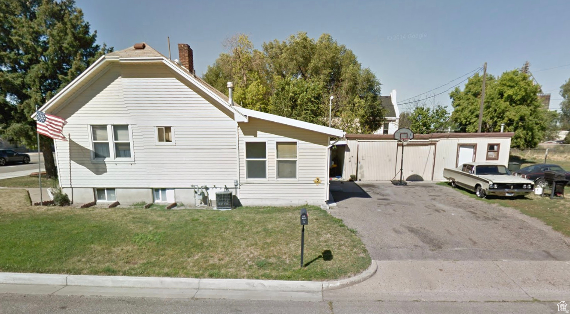 768 W 24TH ST