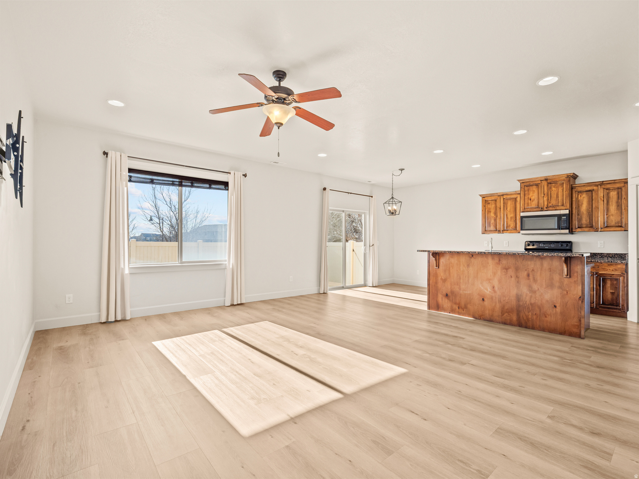 233 E BAYCREST DR