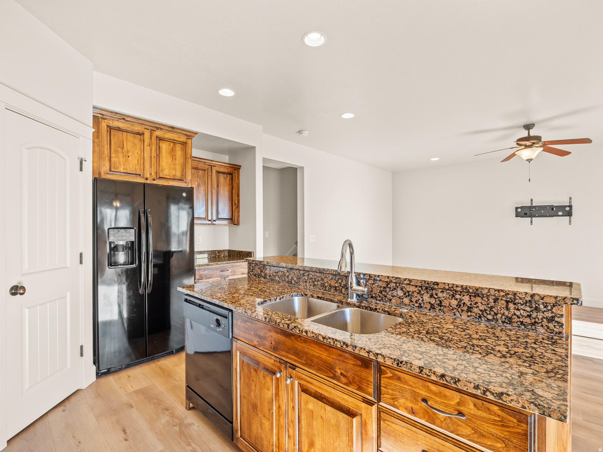 233 E BAYCREST DR