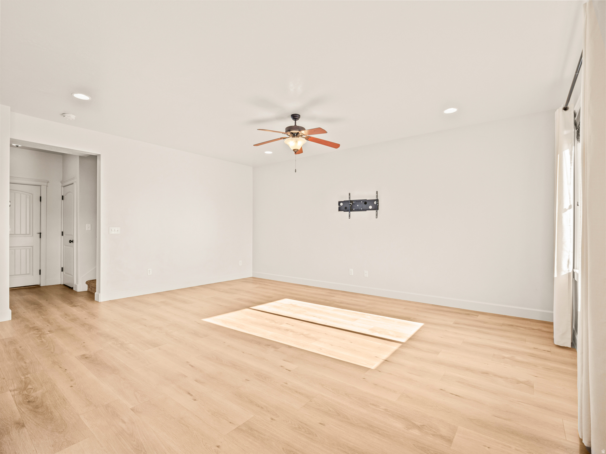 233 E BAYCREST DR