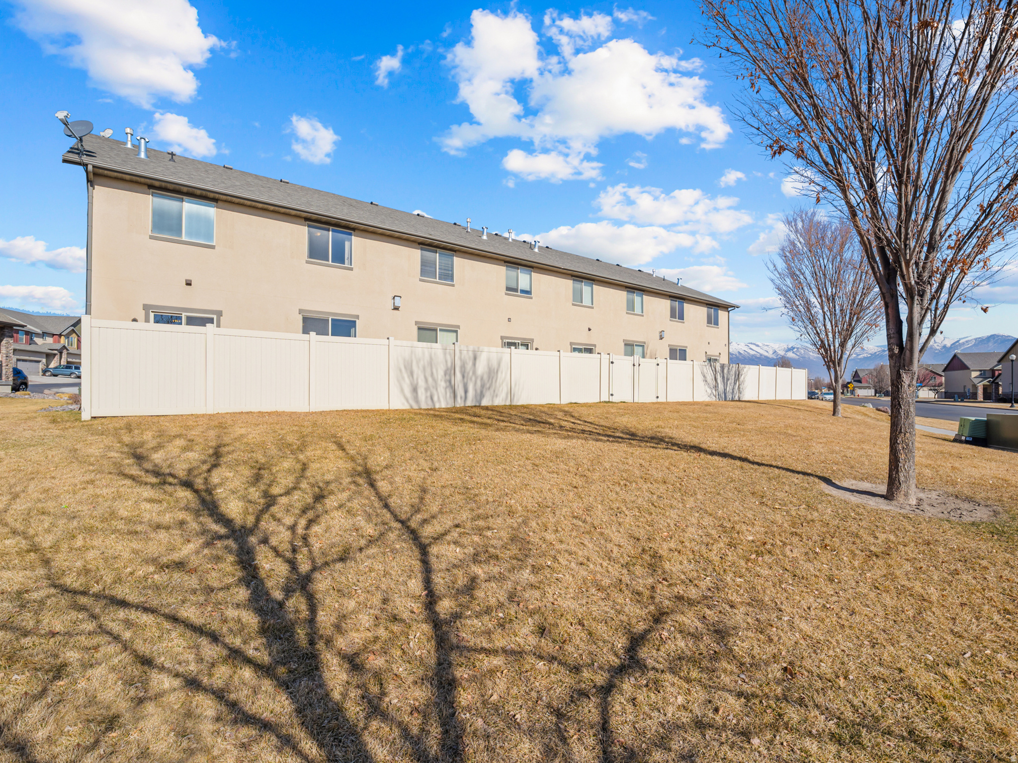 233 E BAYCREST DR
