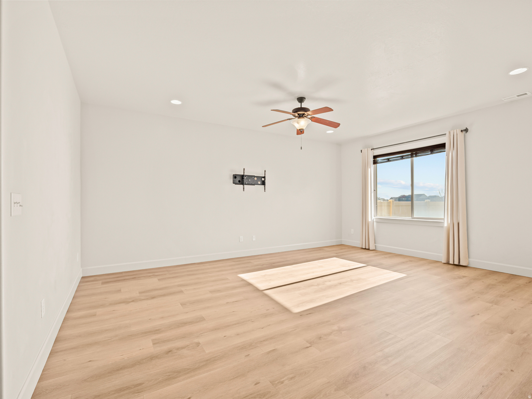 233 E BAYCREST DR