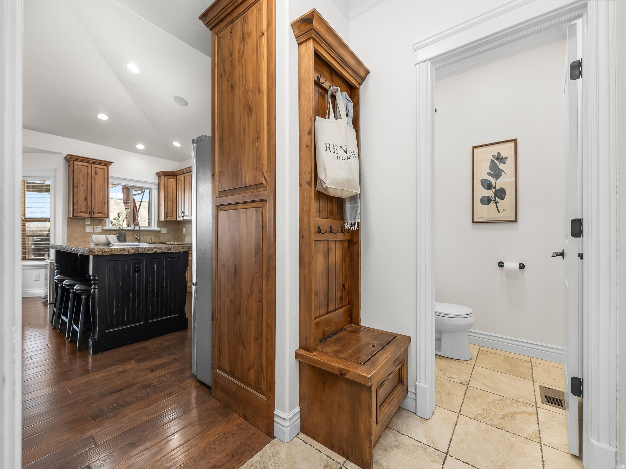 1117 N CEDAR HOLLOW BLVD