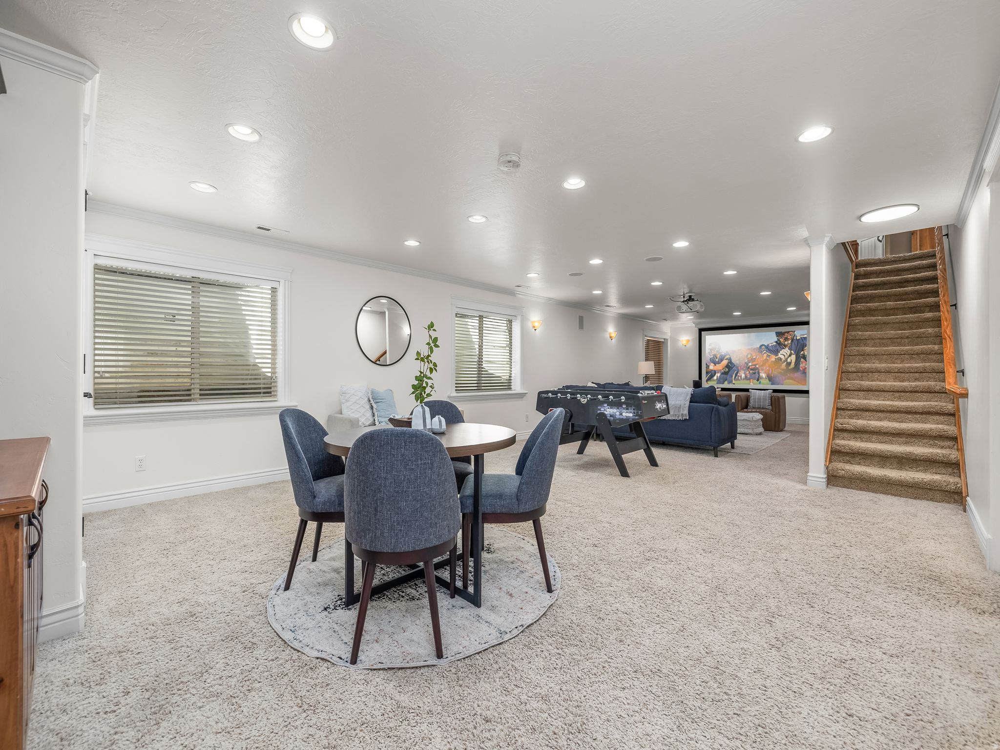 1117 N CEDAR HOLLOW BLVD
