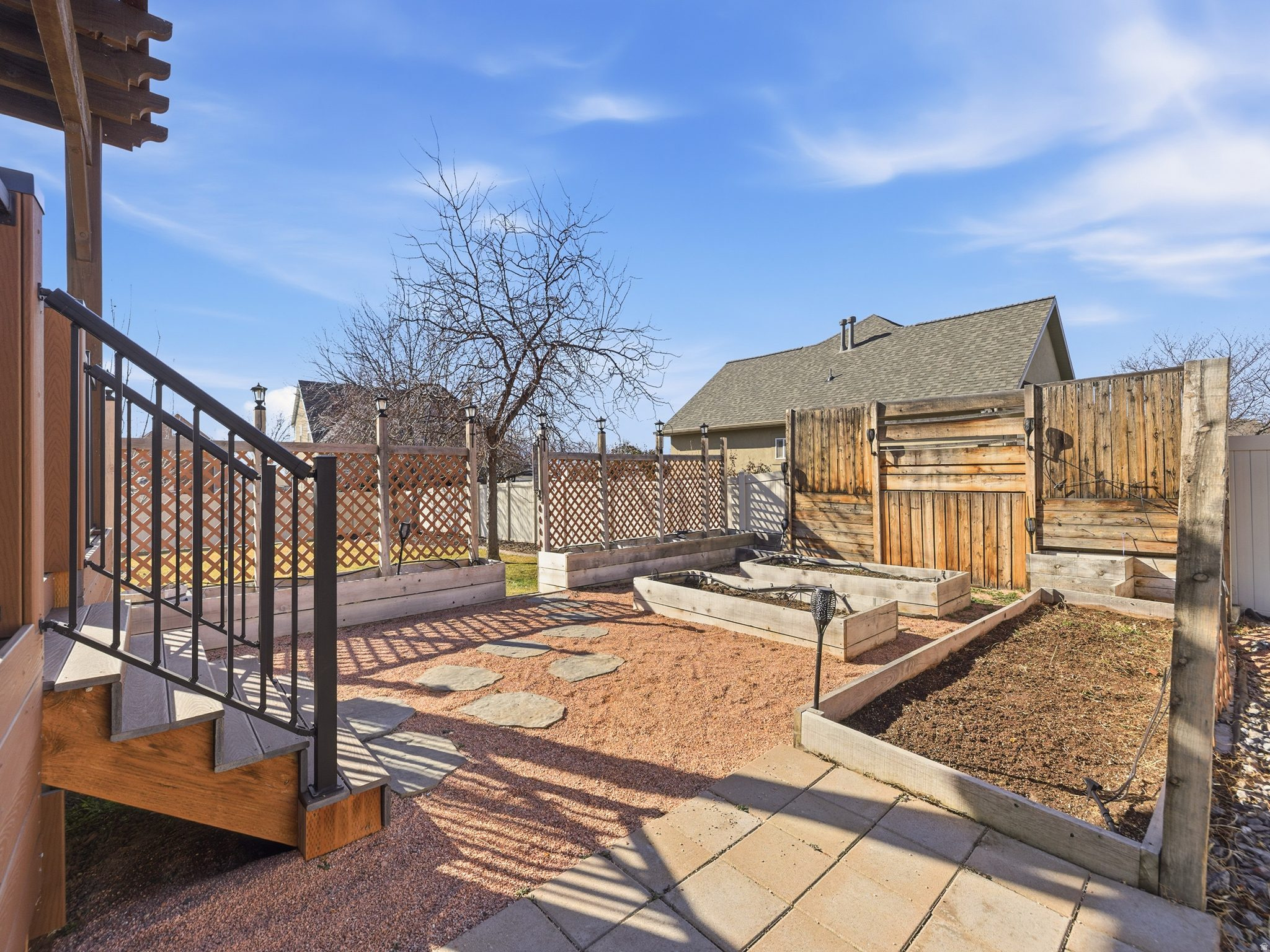 1117 N CEDAR HOLLOW BLVD
