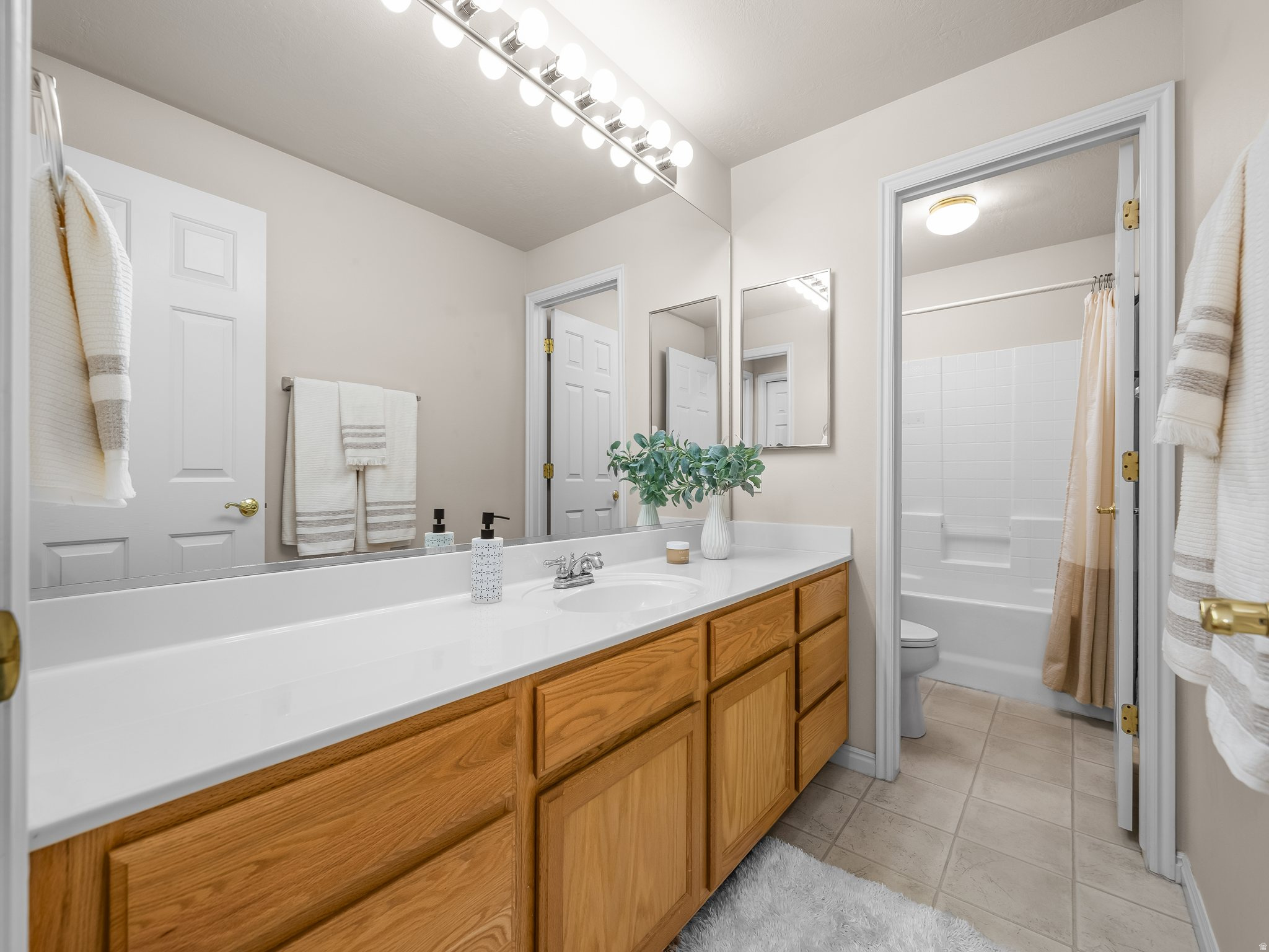 2421 RENAISSANCE CT