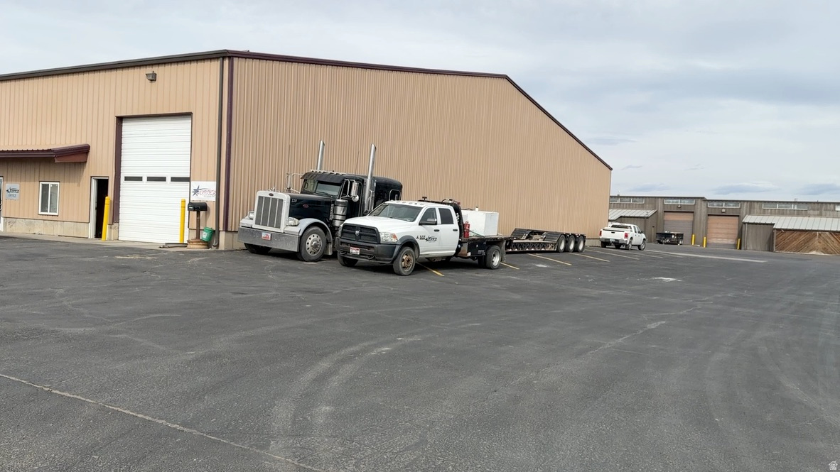 1002 E 450 S