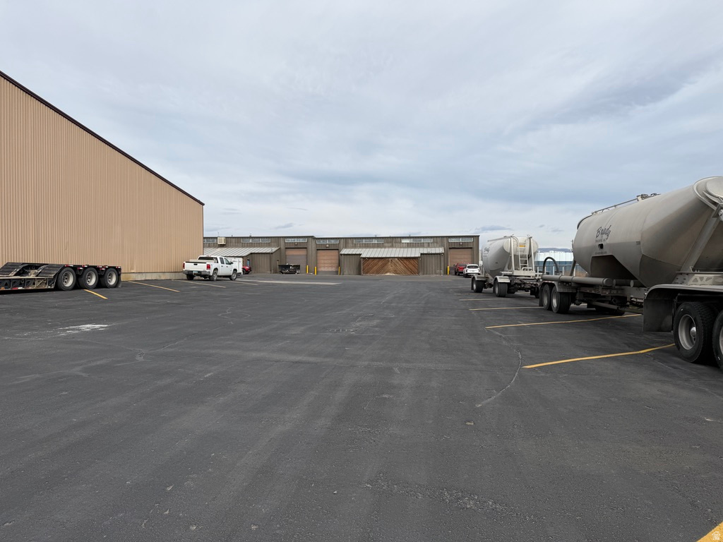 1002 E 450 S